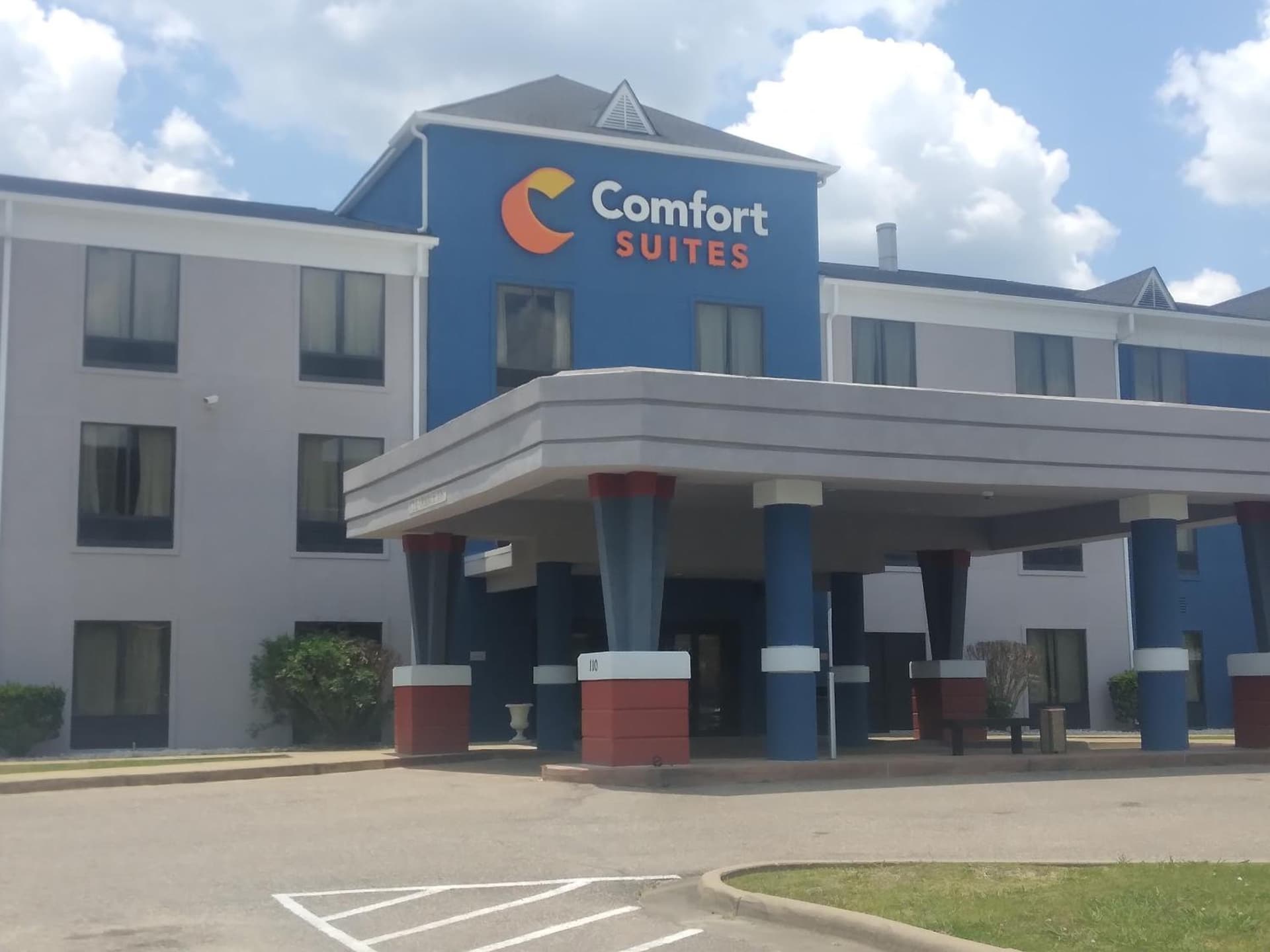 Comfort Suites Airport South featured exterior or lobby in Montgomery, AL — similar hotel