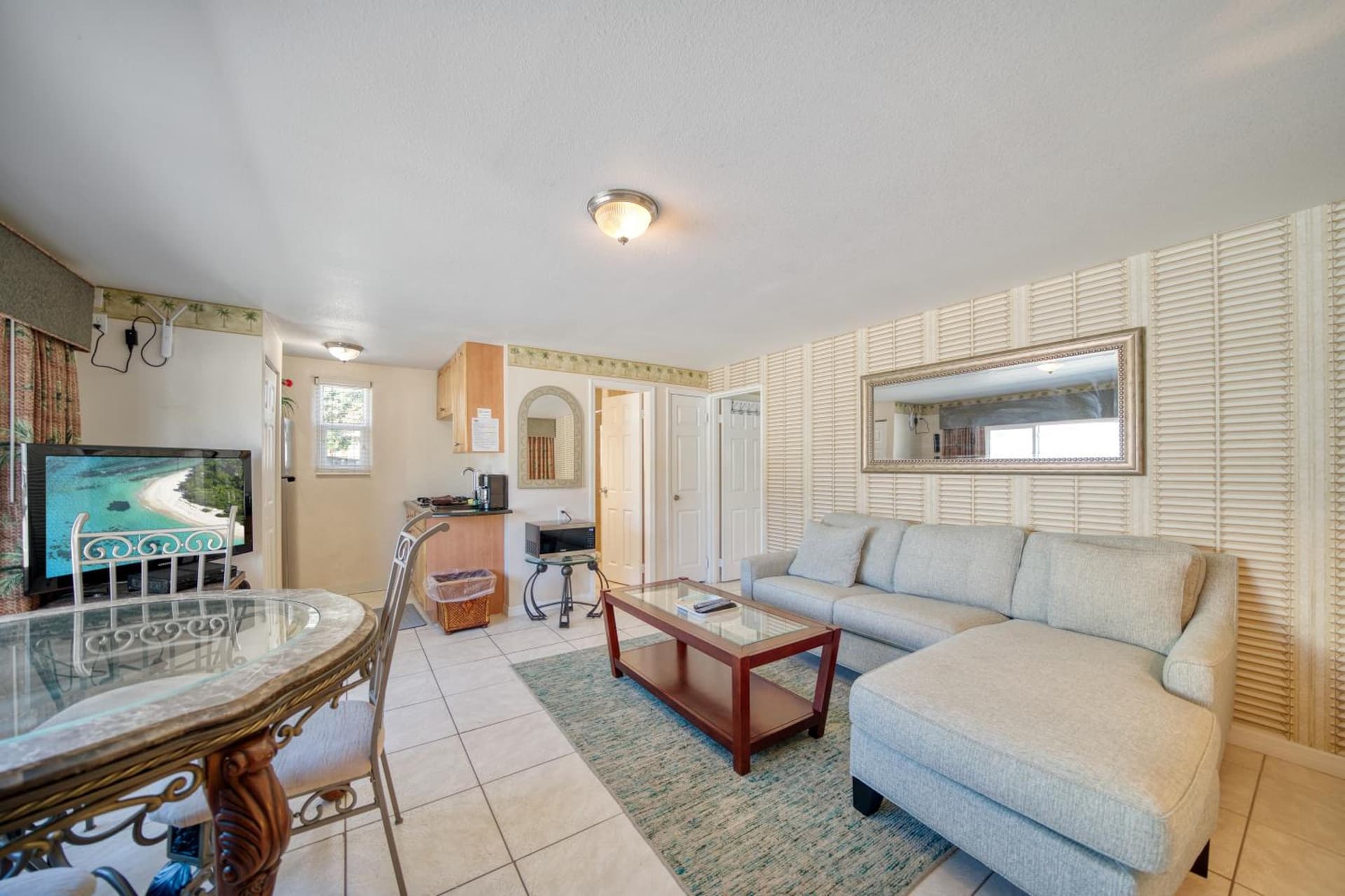 Camelot Beach Suites gallery photo in Clearwater Beach, FL — image 9