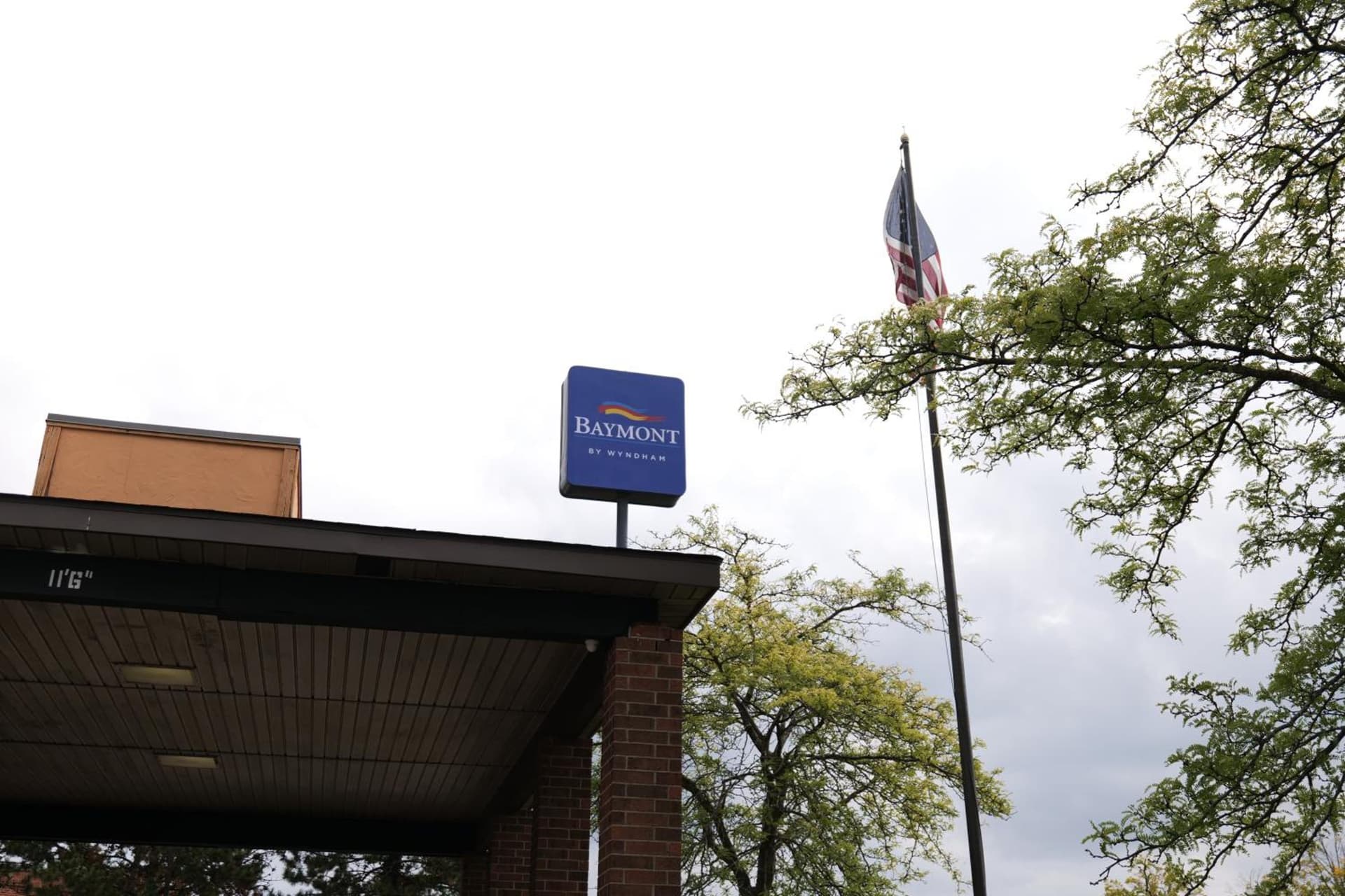Baymont by Wyndham Flint Airport North gallery photo in Flint, MI — image 11