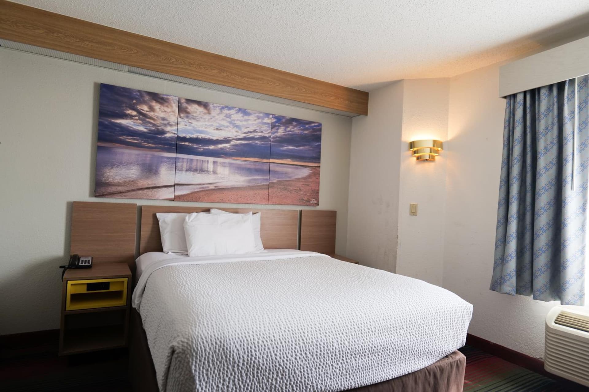 Days Inn by Wyndham Flint/Bishop International Airport gallery photo in Flint, MI — image 11