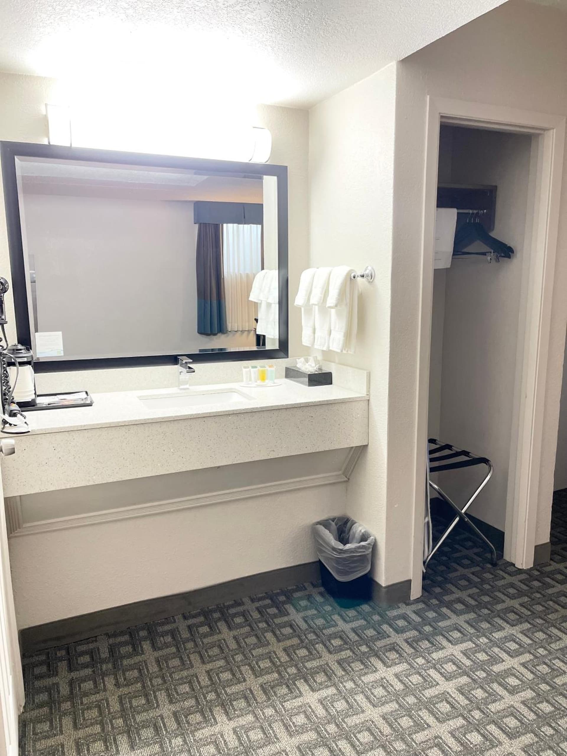 Days Inn & Suites by Wyndham Spokane gallery photo in Spokane, WA — image 13