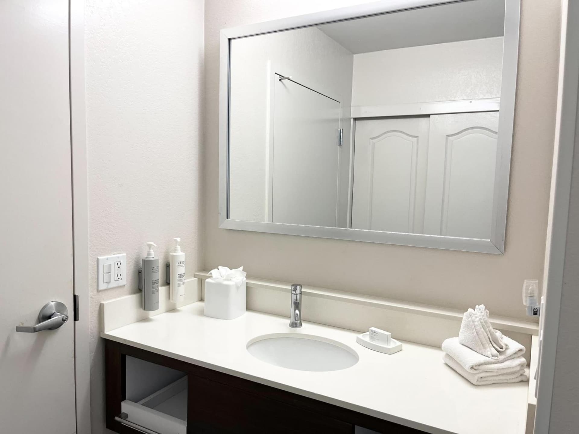 Hampton Inn Channel Islands Harbor gallery photo in Oxnard, CA — image 27
