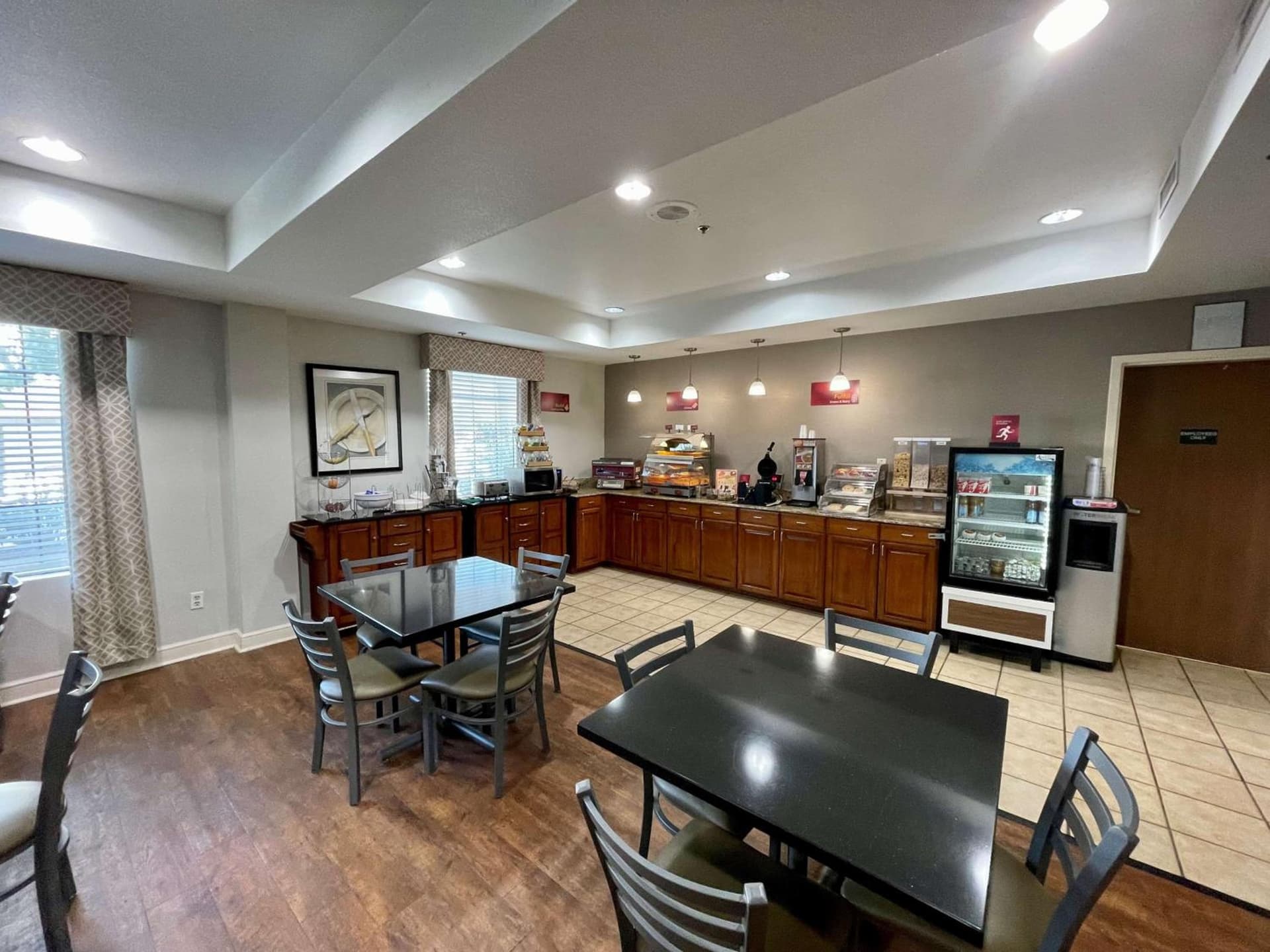 Best Western Plus Executive Hotel & Suites property views in Sulphur, LA — gallery photo 3