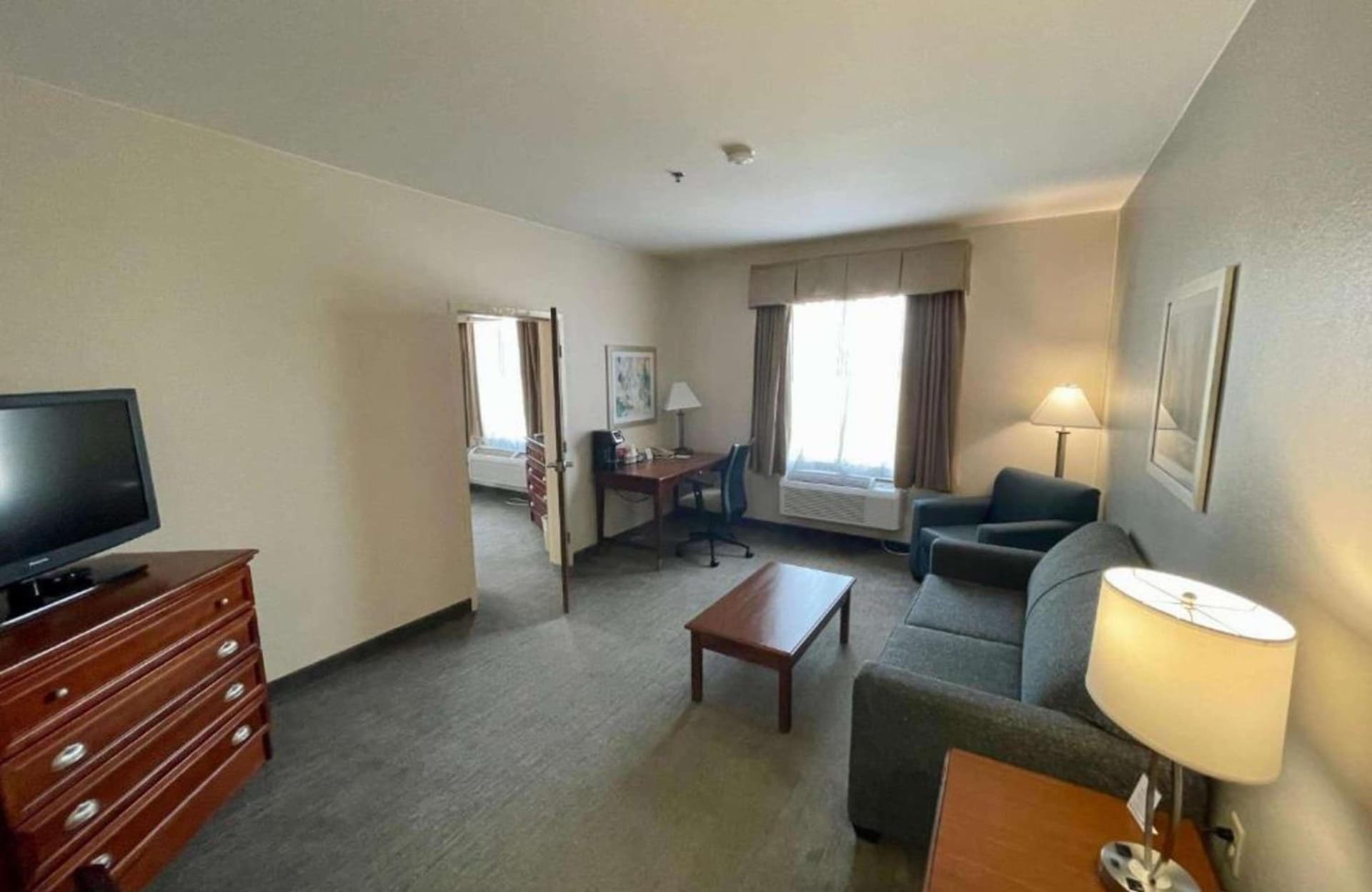 Best Western Plus Executive Hotel & Suites interior in Sulphur, LA — gallery photo 2