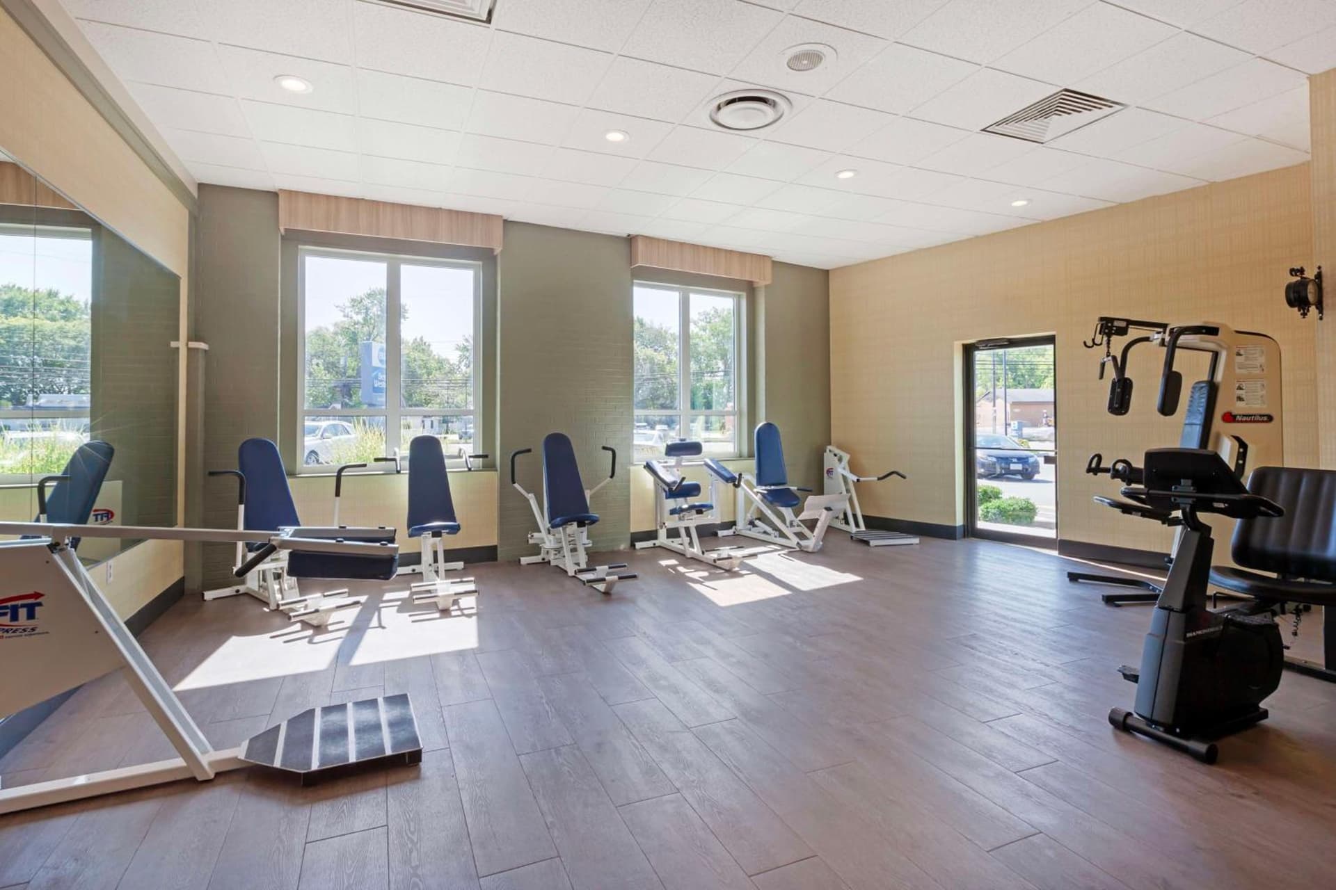 Best Western Summit Inn gallery photo in Niagara Falls, NY — image 31