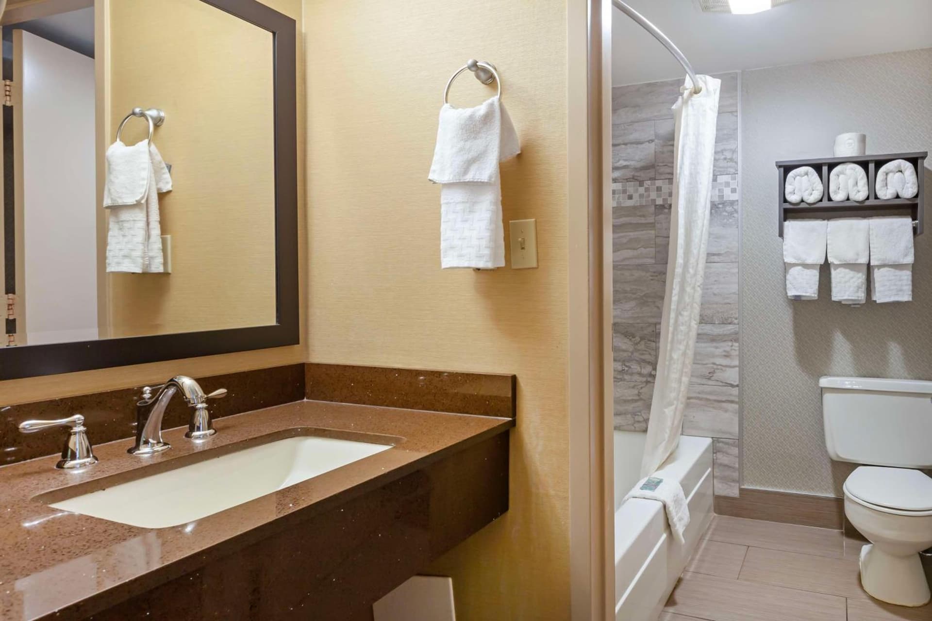 Best Western Summit Inn gallery photo in Niagara Falls, NY — image 10