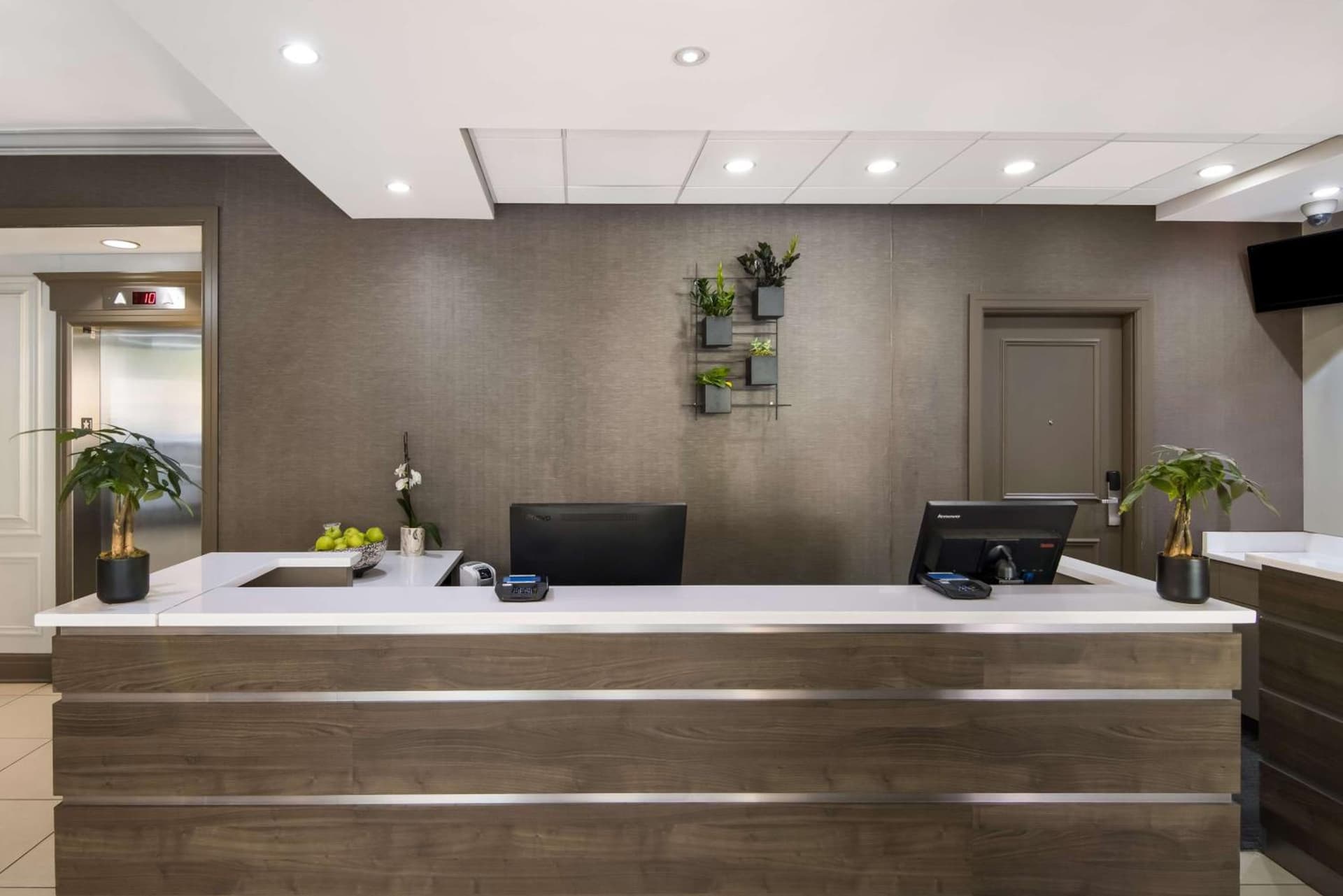 Sonesta ES Suites Chicago Downtown Magnificent Mile Medical gallery photo in Chicago, IL — image 35
