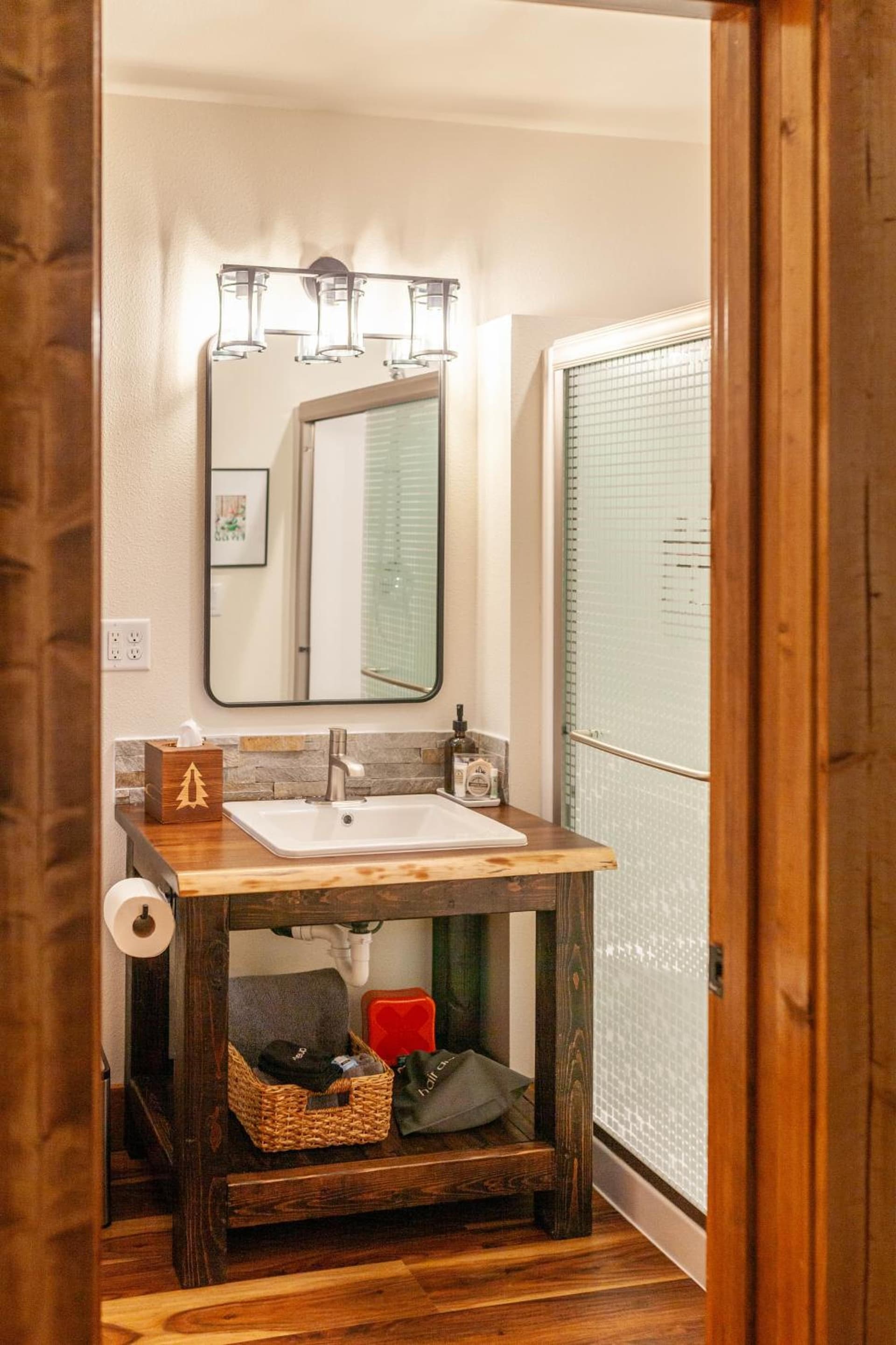 Backwoods Cabins property views in Carson, WA — gallery photo 3