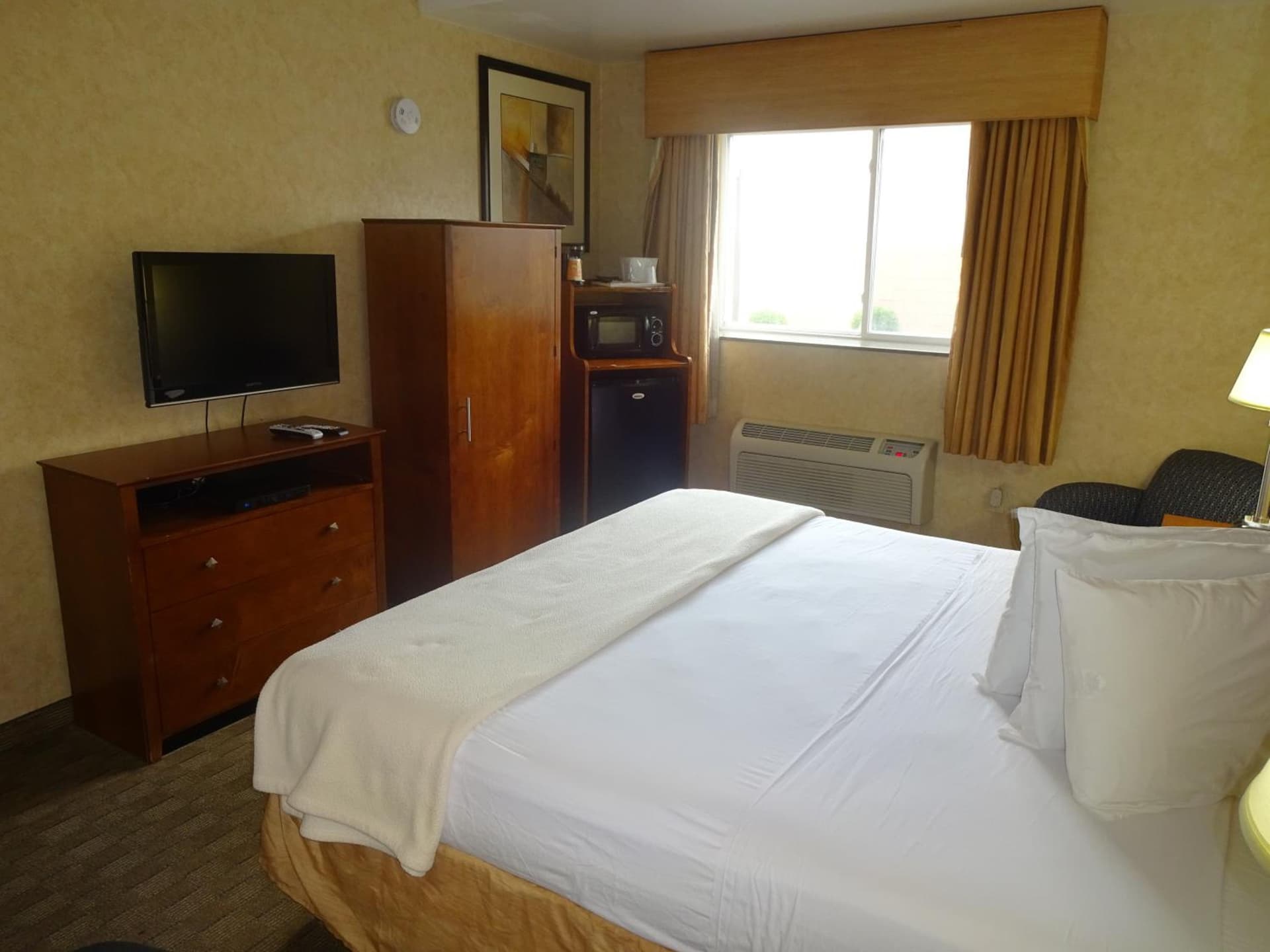 Sheridan Hotel property views in Bronx, NY — gallery photo 3