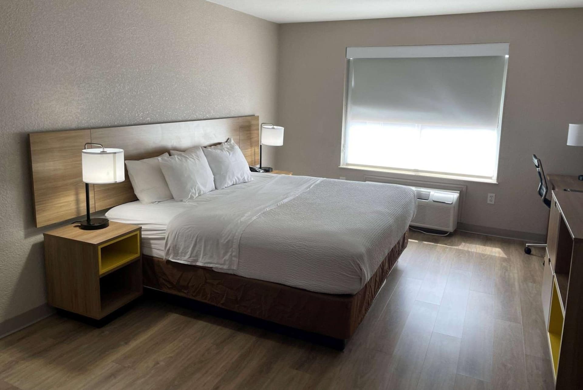 Days Inn by Wyndham Dallas Garland West gallery photo in Garland, TX — image 10