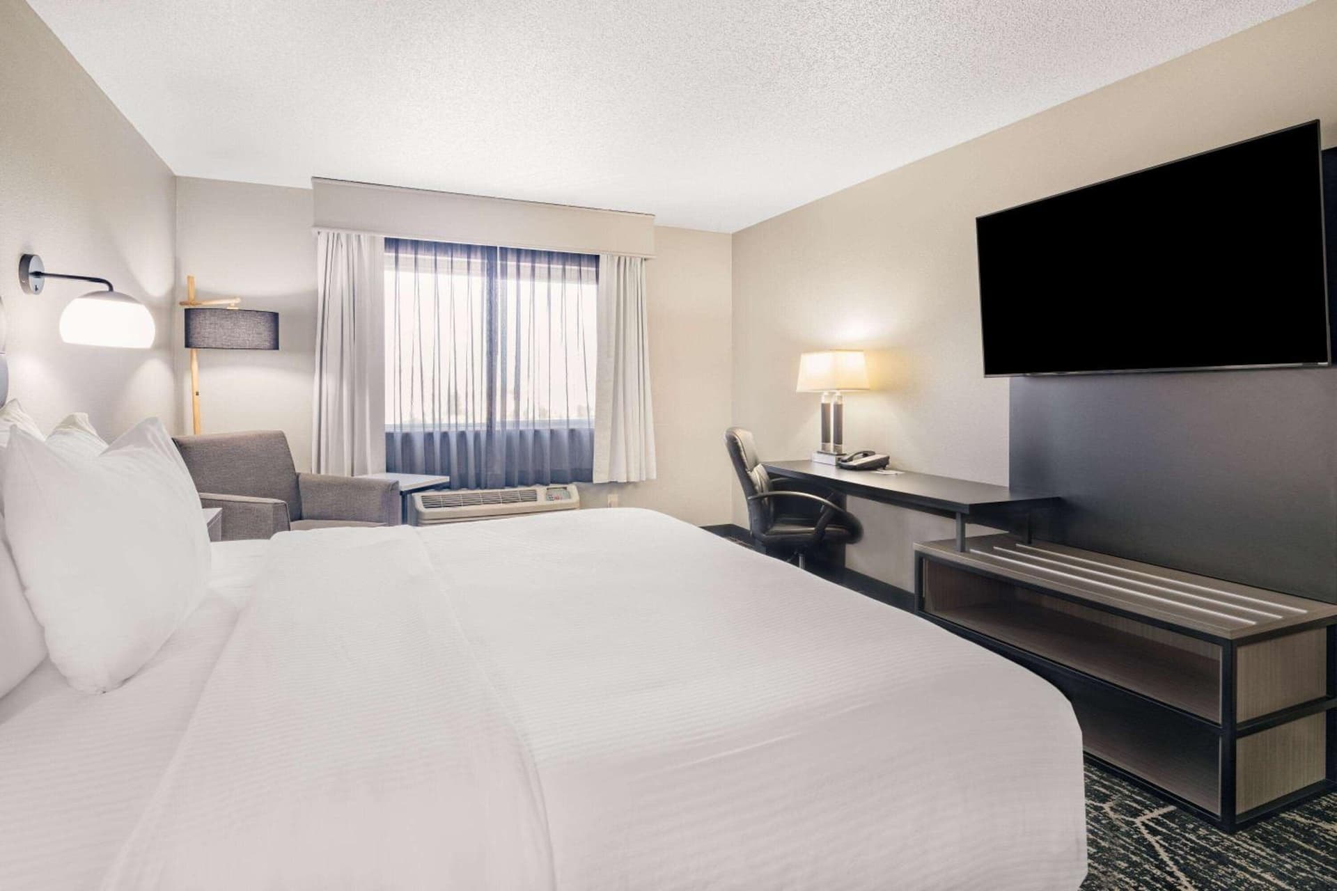La Quinta by Wyndham Evansville gallery photo in Evansville, IN — image 4