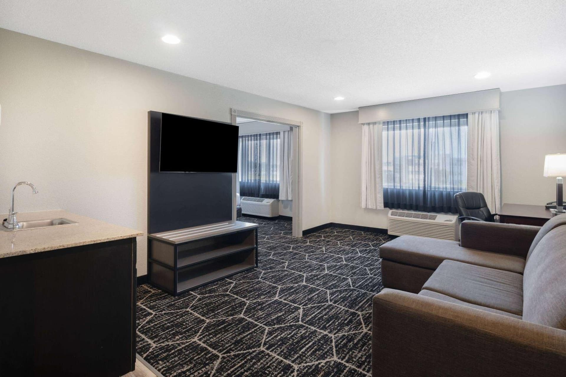 La Quinta by Wyndham Evansville gallery photo in Evansville, IN — image 13
