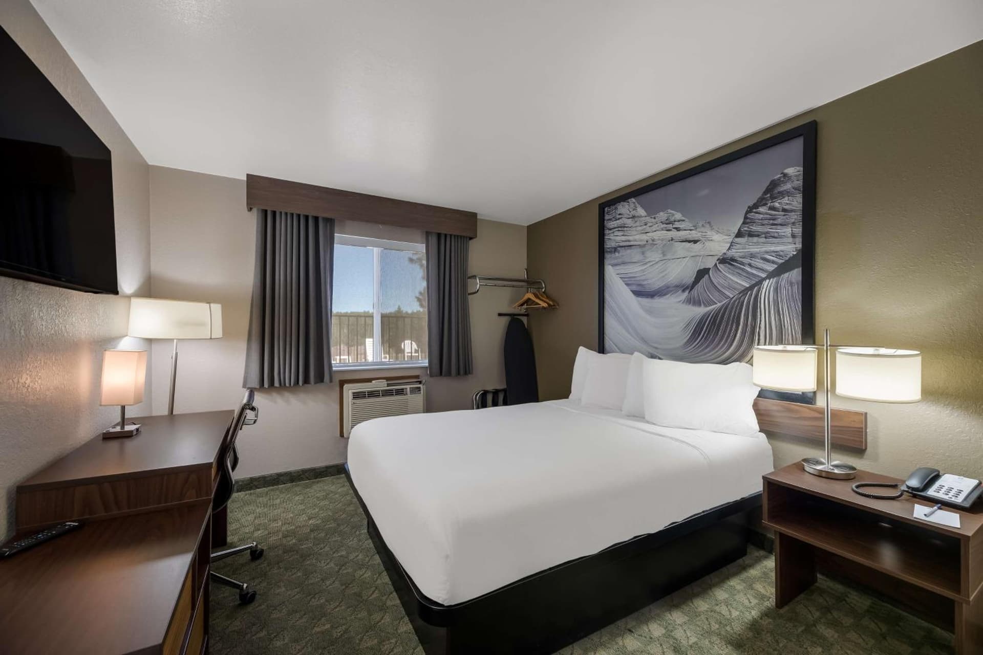 SureStay Hotel by Best Western Williams - Grand Canyon property views in Williams, AZ — gallery photo 3
