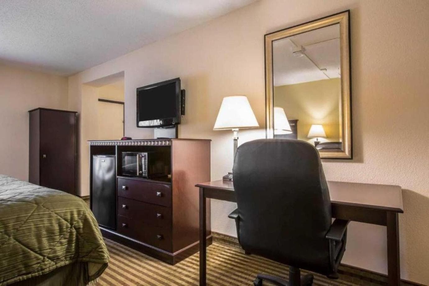 Quality Inn & Suites Greenville - Haywood Mall gallery photo in Greenville, SC — image 38