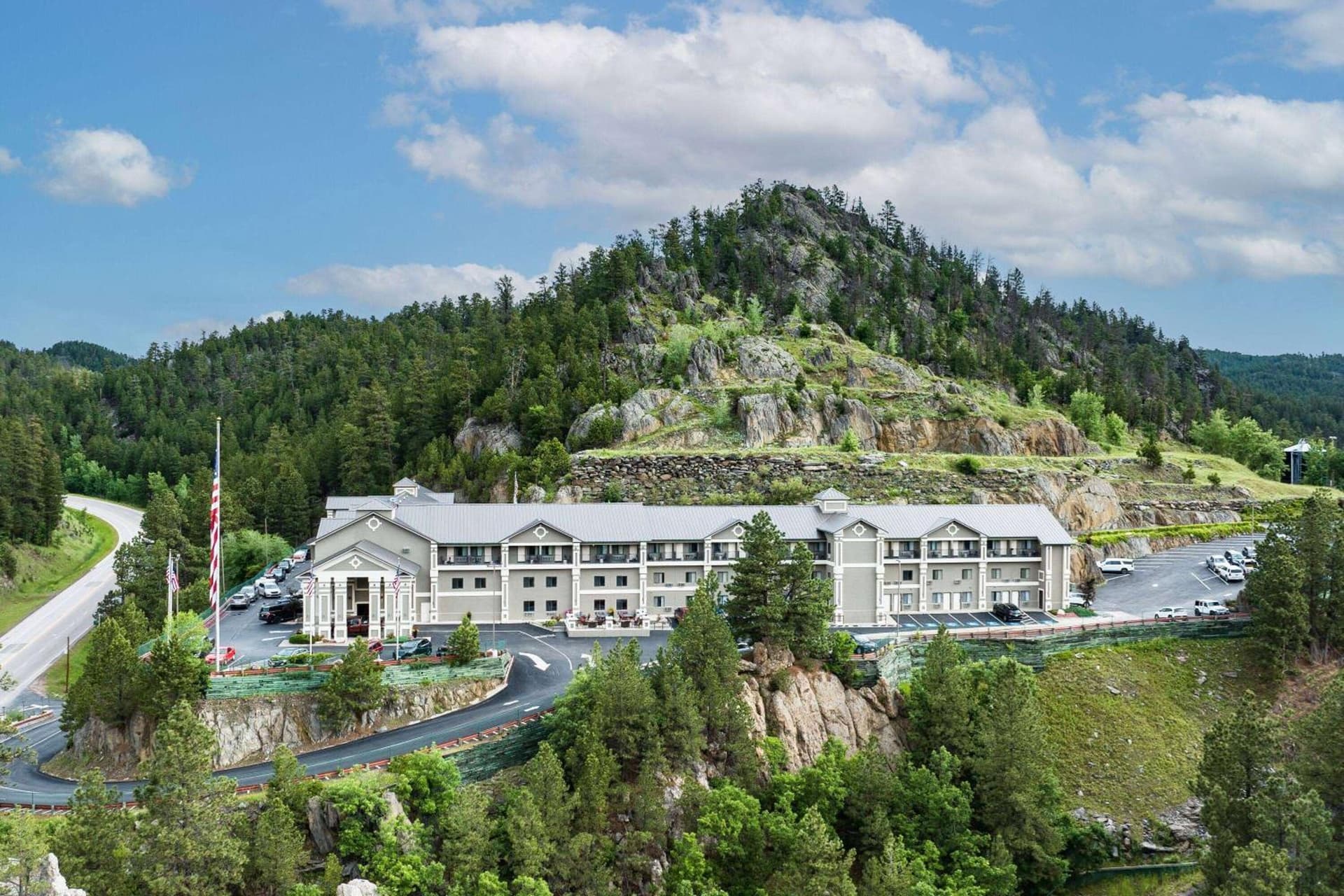 Baymont by Wyndham Keystone Near Mt. Rushmore interior in Keystone, SD — gallery photo 2