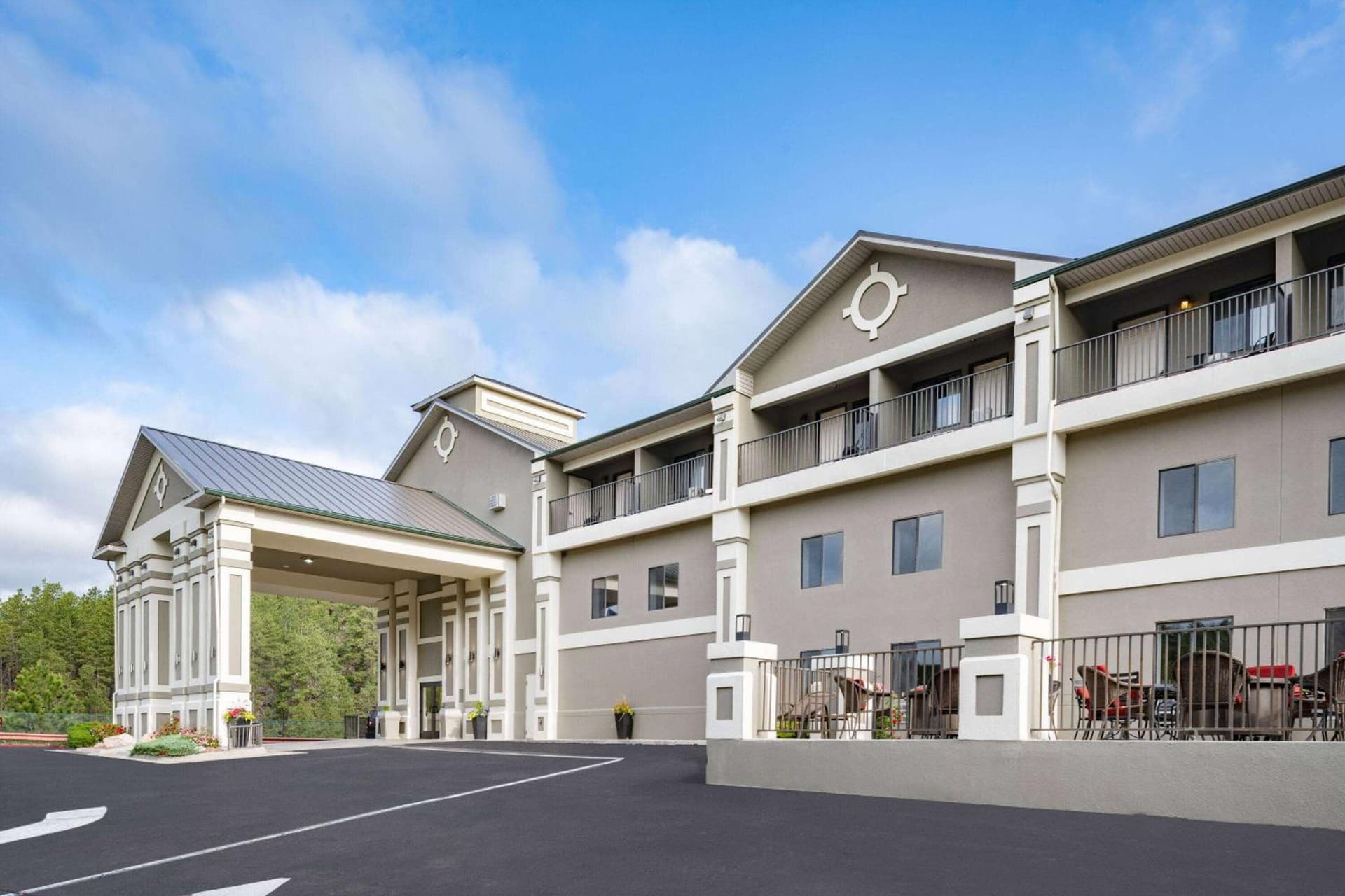 Baymont by Wyndham Keystone Near Mt. Rushmore property views in Keystone, SD — gallery photo 3