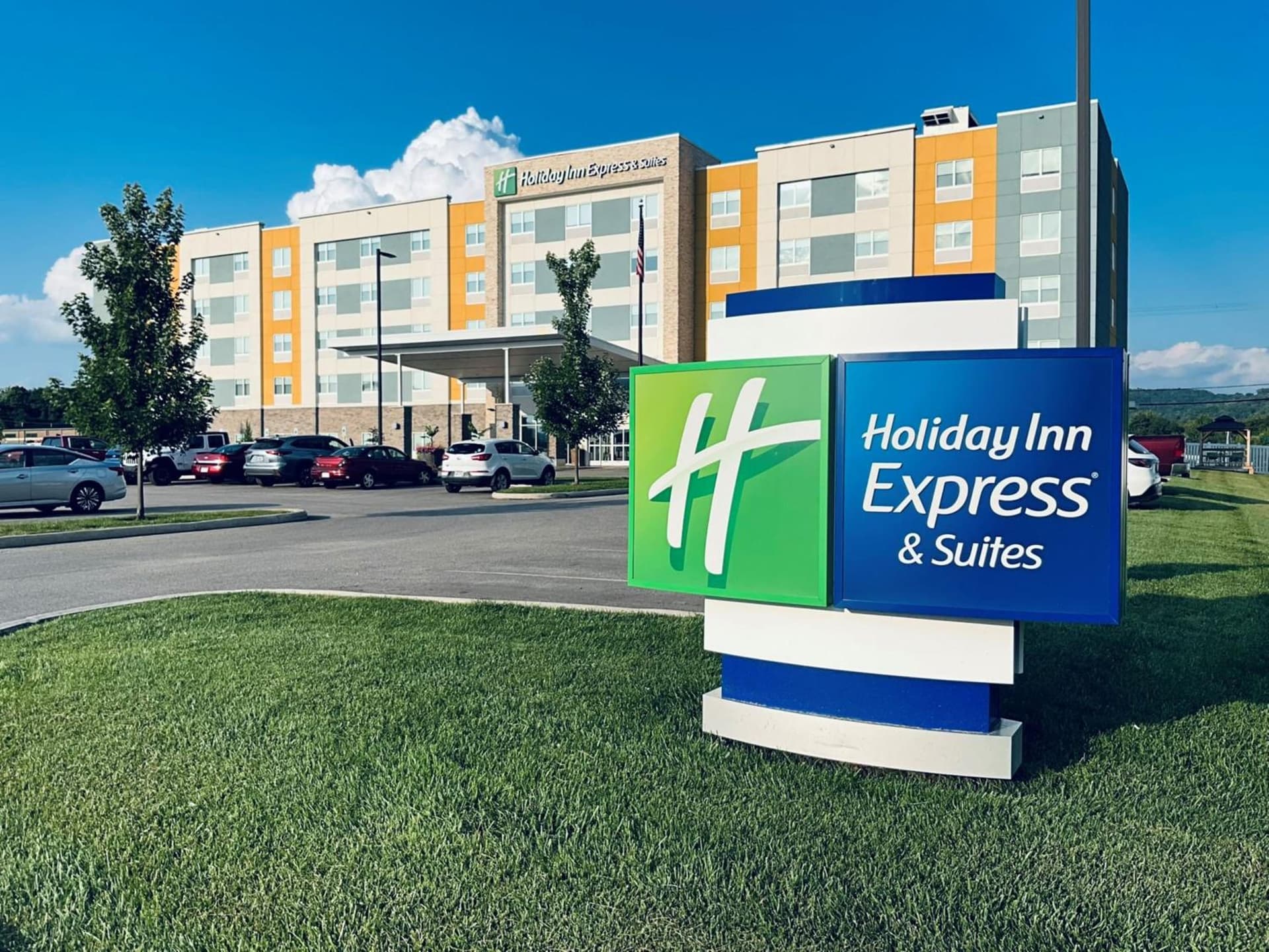 Holiday Inn Express & Suites - Moundsville by IHG featured exterior or lobby in Moundsville, WV — similar hotel