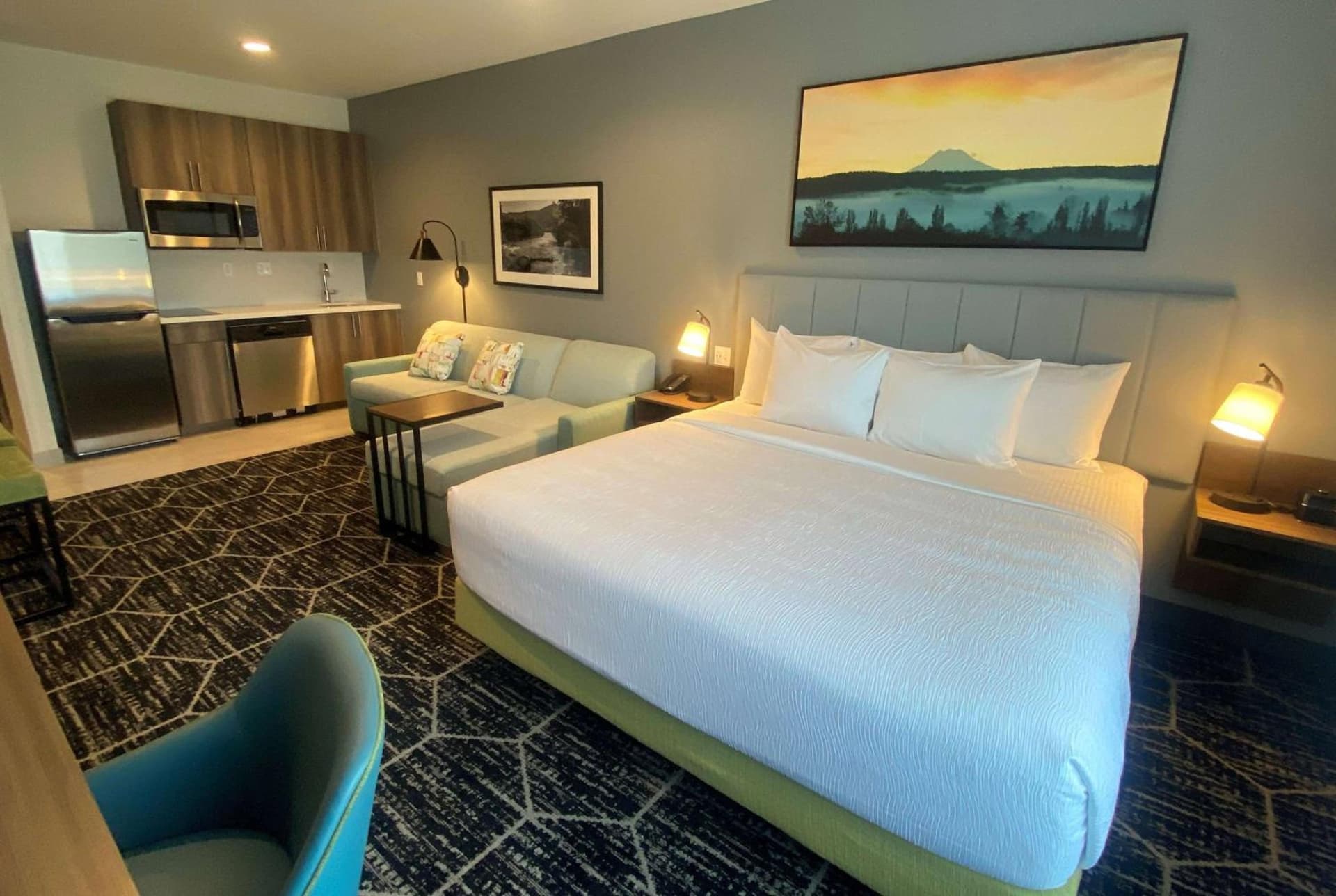 La Quinta Inn & Suites by Wyndham Centralia gallery photo in Centralia, WA — image 10