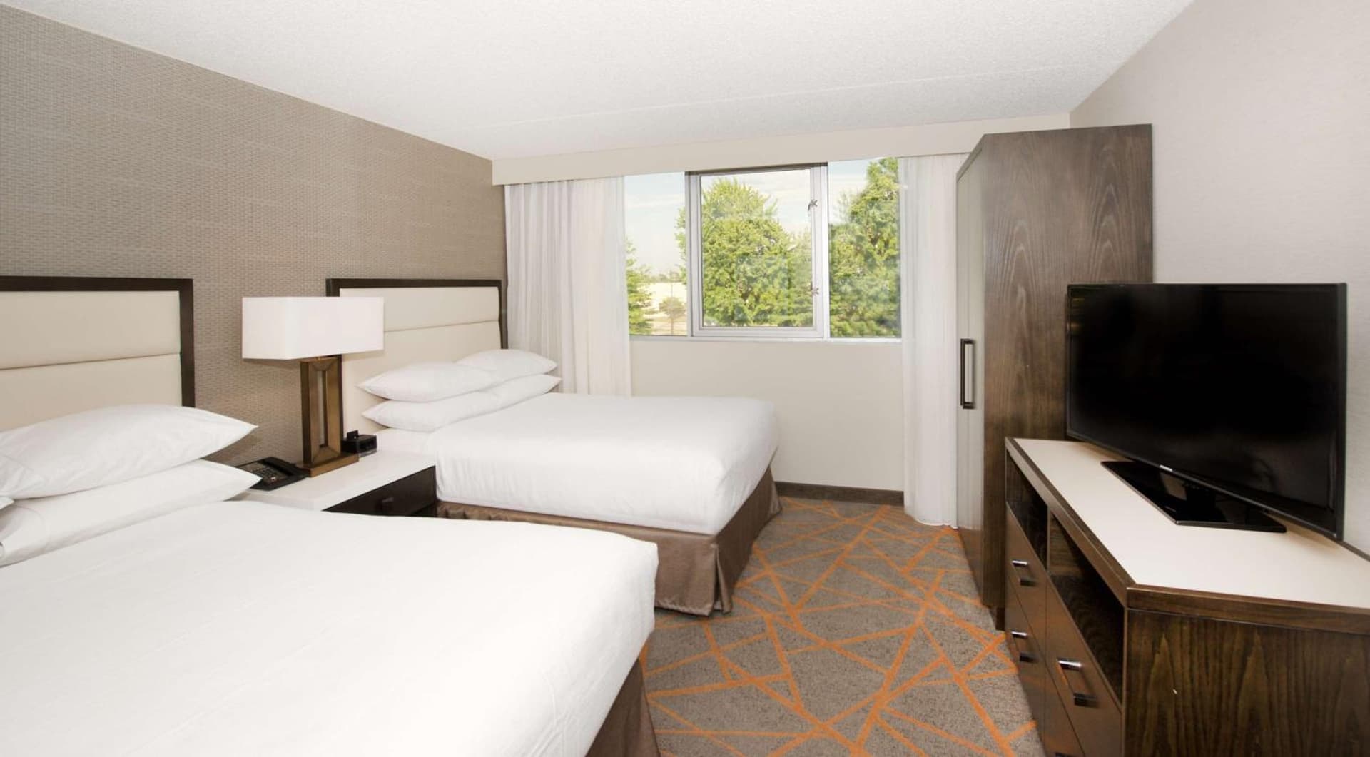 Embassy Suites by Hilton Cincinnati Northeast - Blue Ash gallery photo in Blue Ash, OH — image 17