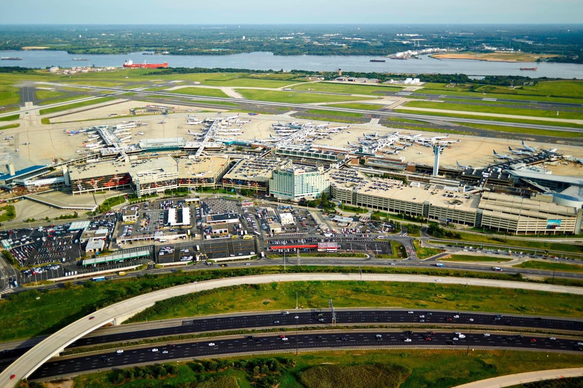 Philadelphia Airport Marriott property views in Philadelphia, PA — gallery photo 3