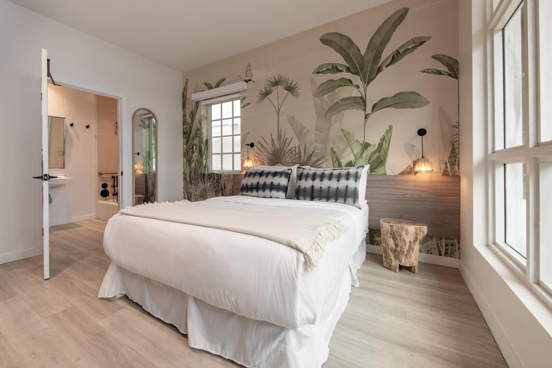 Casa Ocean interior in Miami Beach, FL — gallery photo 2