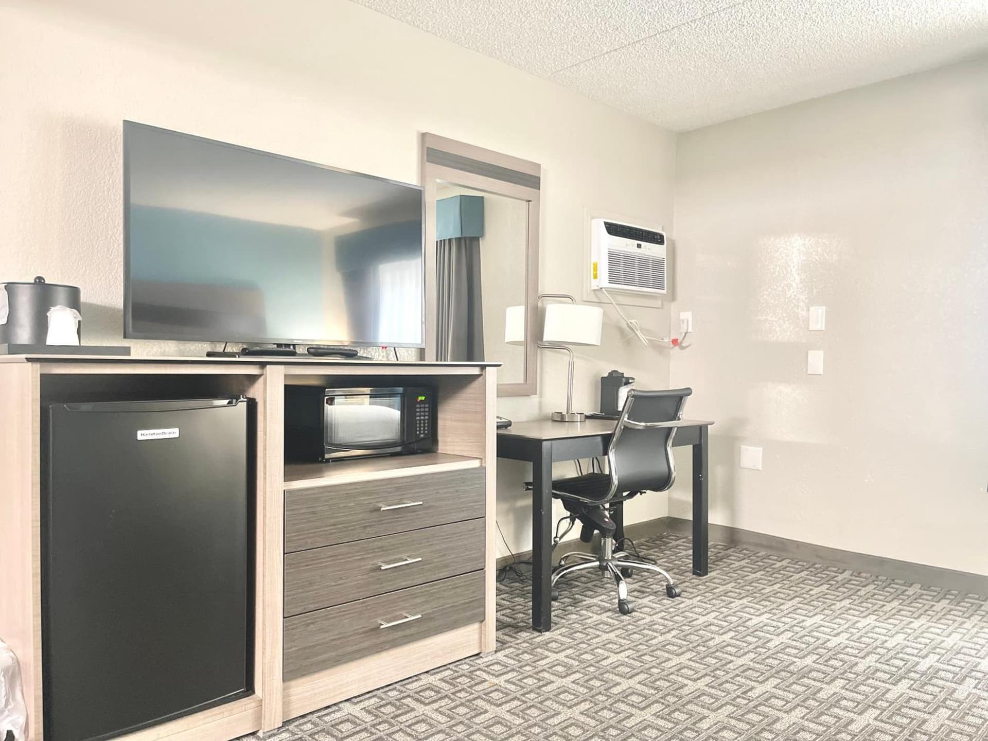 Days Inn & Suites by Wyndham Spokane gallery photo in Spokane, WA — image 8