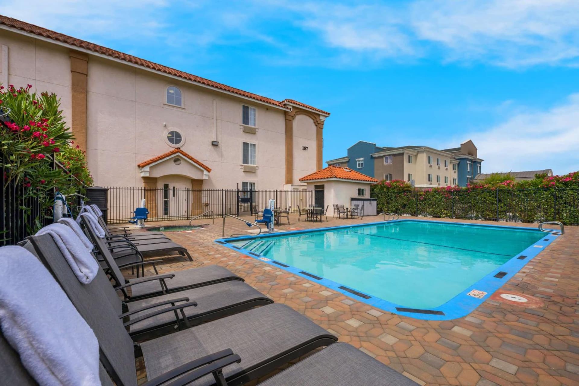 Best Western Salinas Valley Inn & Suites gallery photo in Salinas, CA — image 8