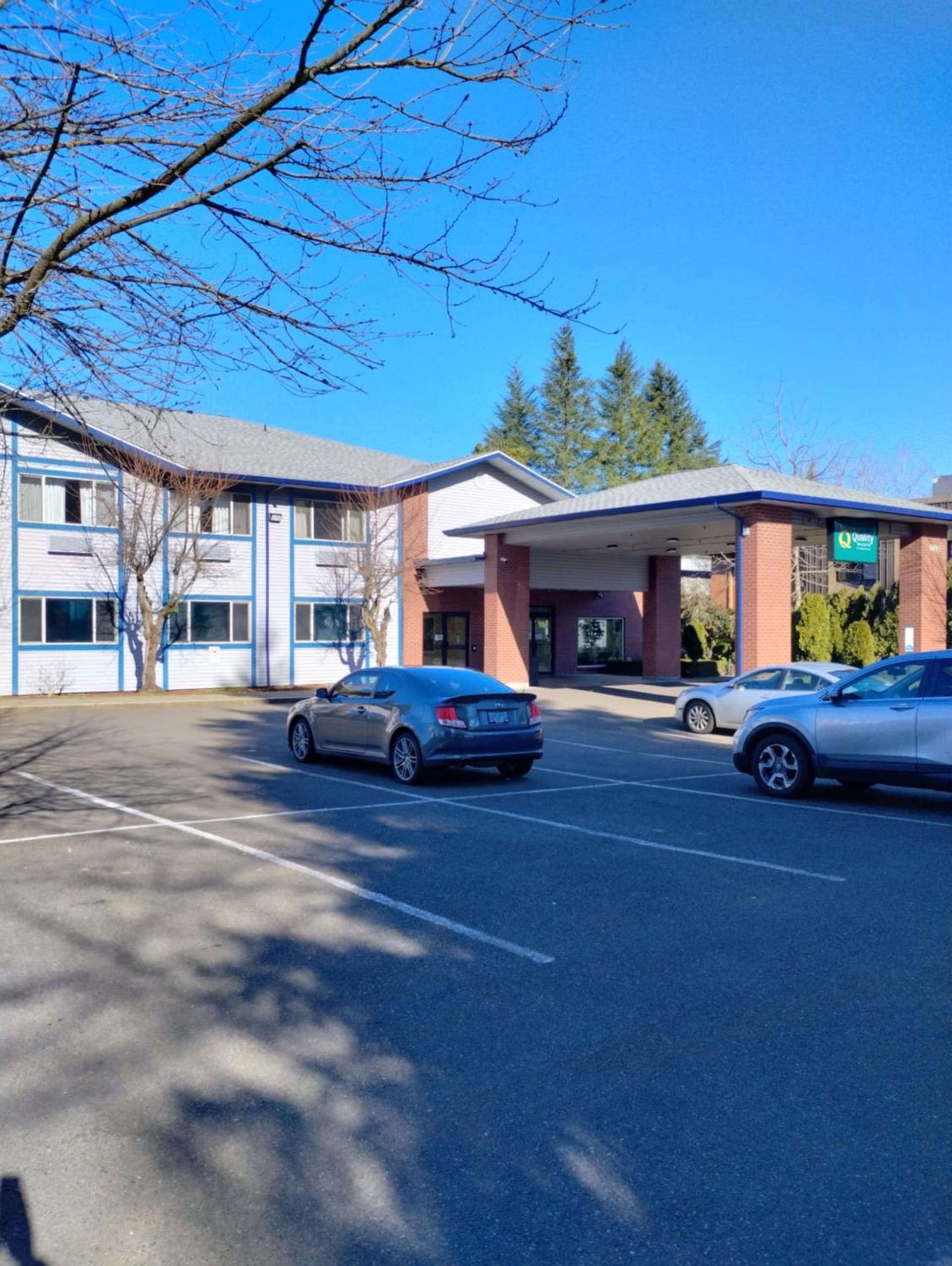 Quality Inn & Suites Wilsonville interior in Wilsonville, OR — gallery photo 2