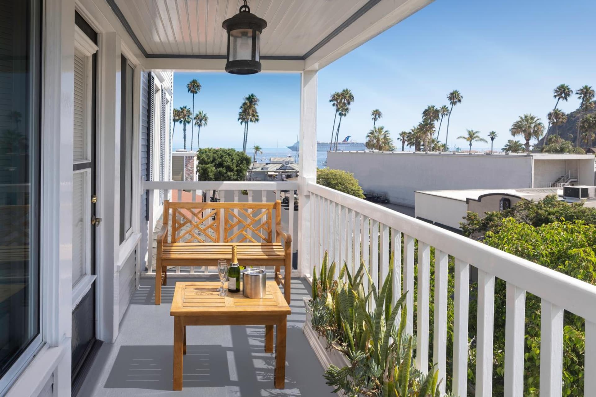 Catalina Island Inn interior in Avalon, CA — gallery photo 2