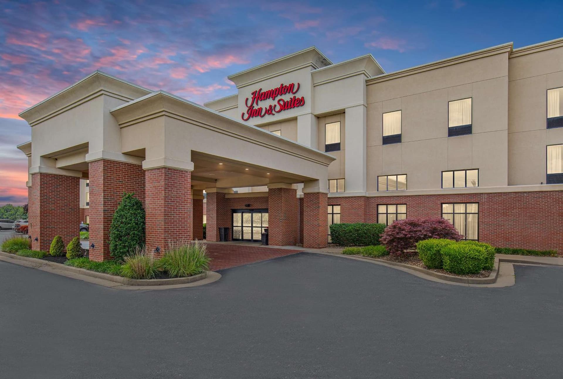 Hampton Inn & Suites Madisonville featured exterior or lobby in Madisonville, KY — similar hotel