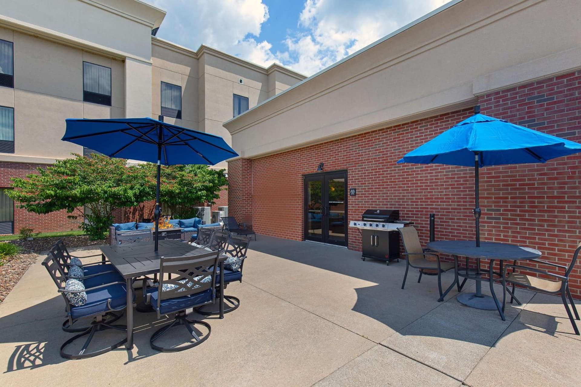 Hampton Inn & Suites Madisonville property views in Madisonville, KY — gallery photo 3