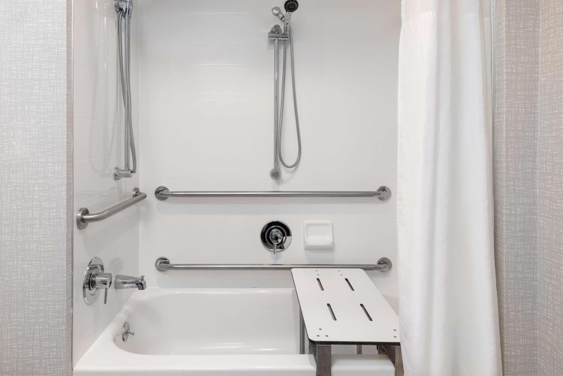 Hampton Inn Boston Bedford Burlington gallery photo in Billerica, MA — image 36