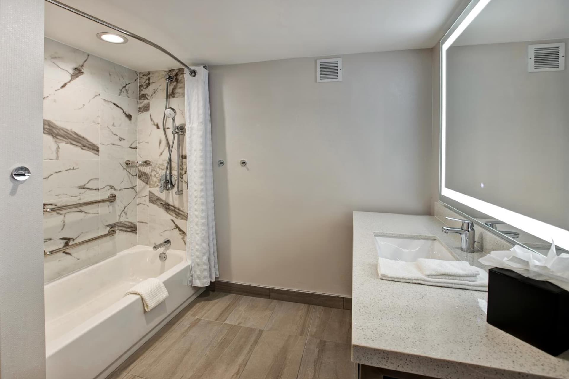 Embassy Suites By Hilton Oklahoma City Northwest gallery photo in Oklahoma City, OK — image 23
