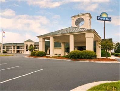Days Inn by Wyndham Metter featured exterior or lobby in Metter, GA — similar hotel