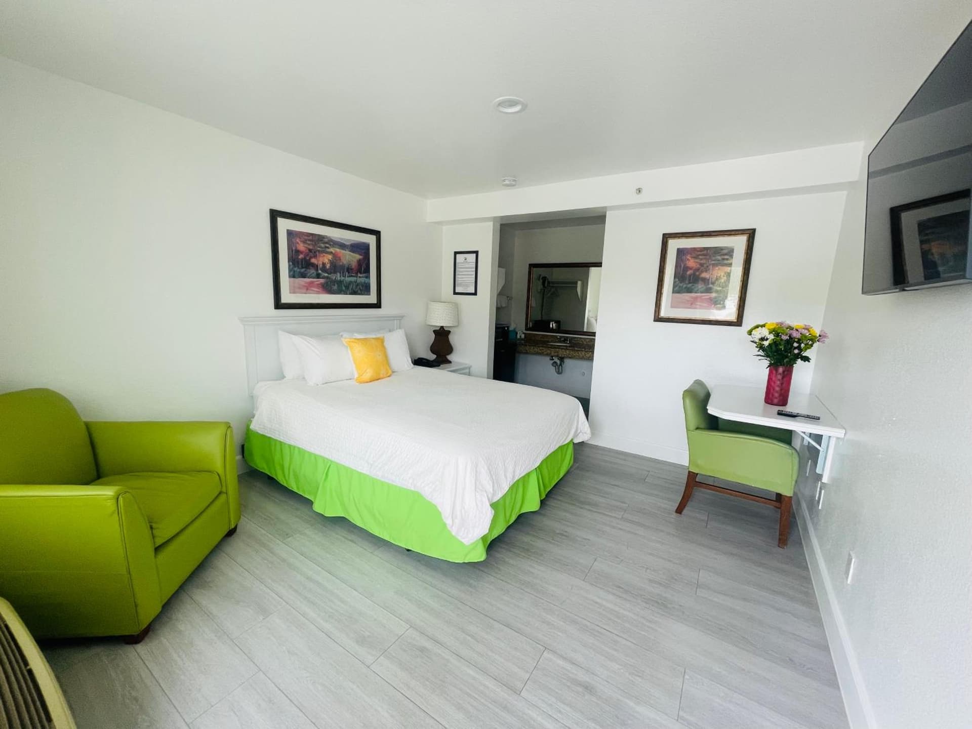 Loma Linda Inn interior in San Bernardino, CA — gallery photo 2