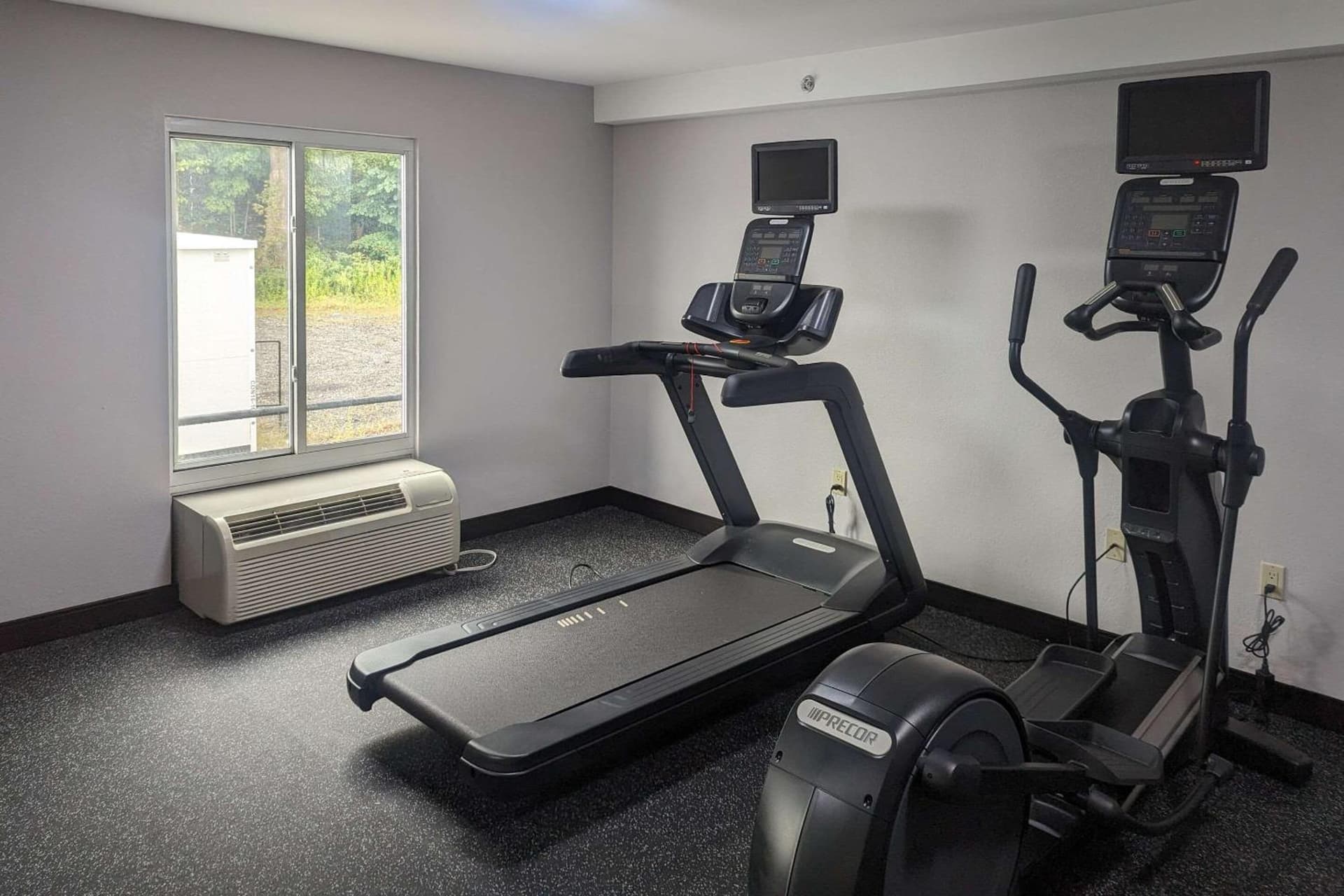 Quality Inn & Suites Northampton - Amherst gallery photo in Northampton, MA — image 6