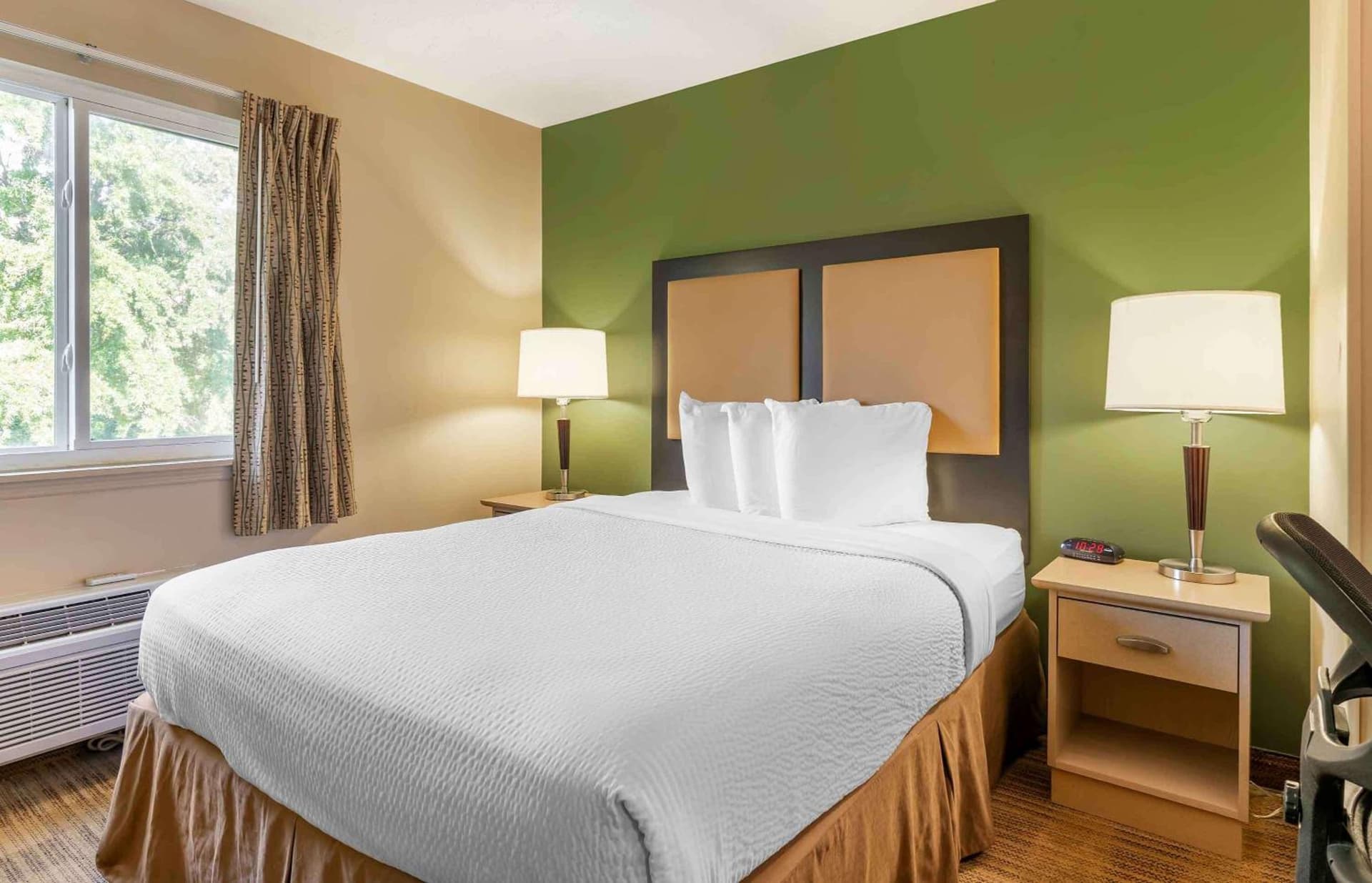 Extended Stay America Suites - Cleveland - Middleburg Heights interior in Middleburg Heights, OH — gallery photo 2
