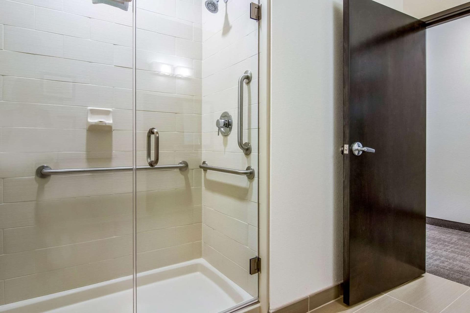 Comfort Suites Wooster near University Campus gallery photo in Wooster, OH — image 15