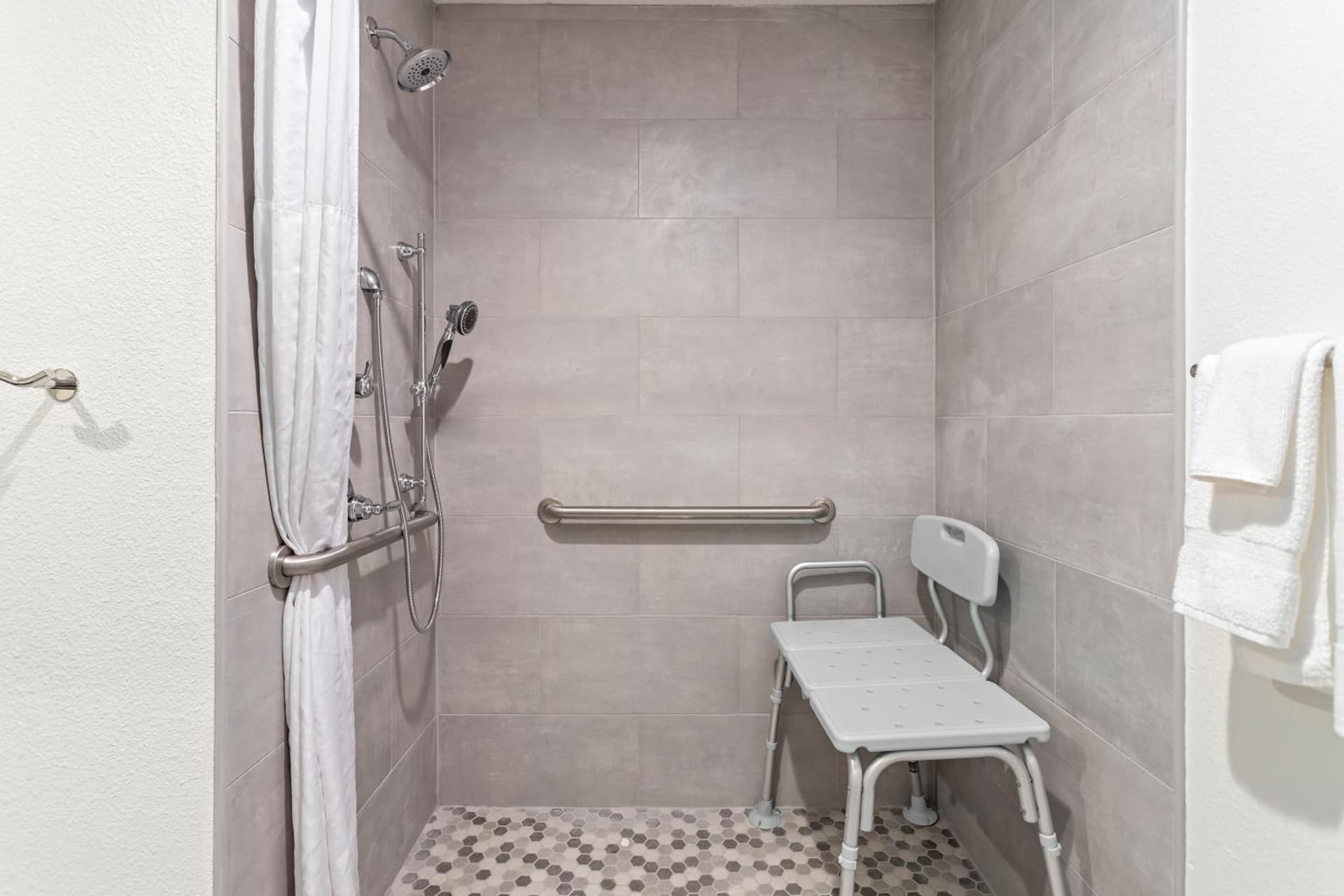 Baymont by Wyndham Beaumont gallery photo in Beaumont, TX — image 21