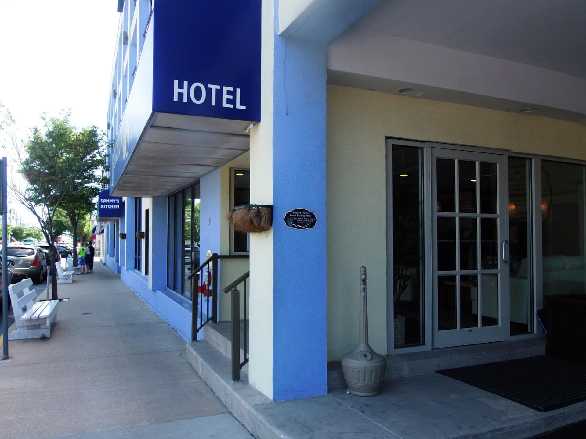 Brighton Suites Hotel — hotel in Rehoboth Beach, Delaware