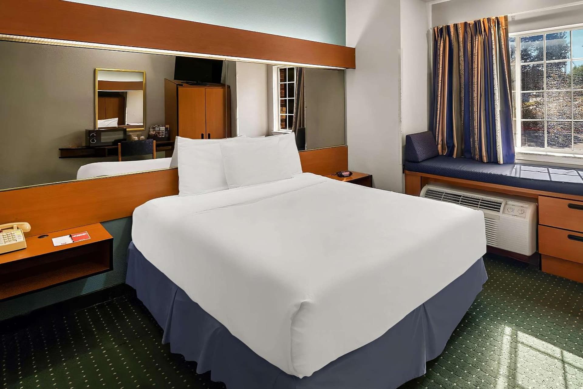 Econo Lodge Inn & Suites Mesquite - Dallas East gallery photo in Mesquite, TX — image 10