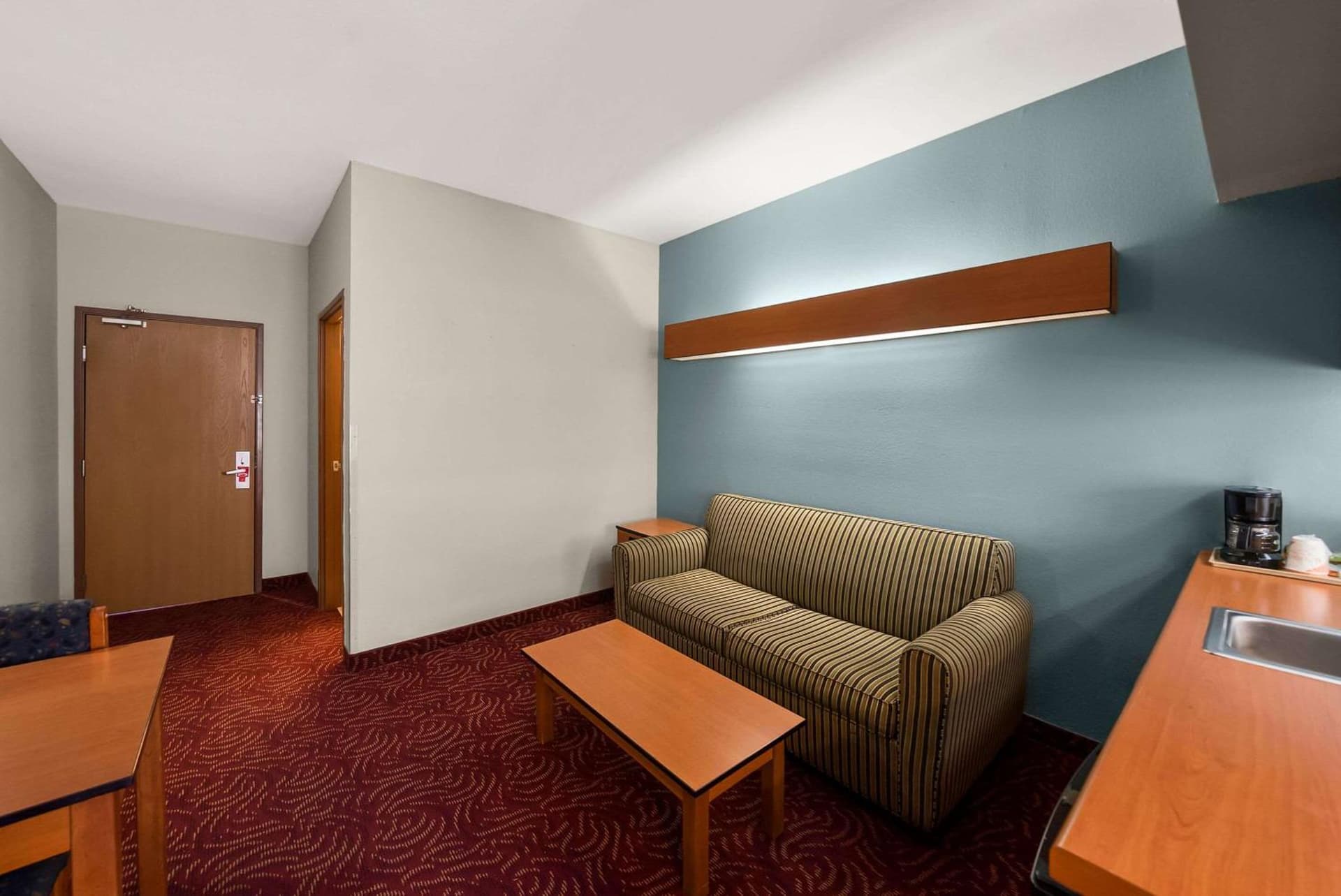 Econo Lodge Inn & Suites Mesquite - Dallas East gallery photo in Mesquite, TX — image 60