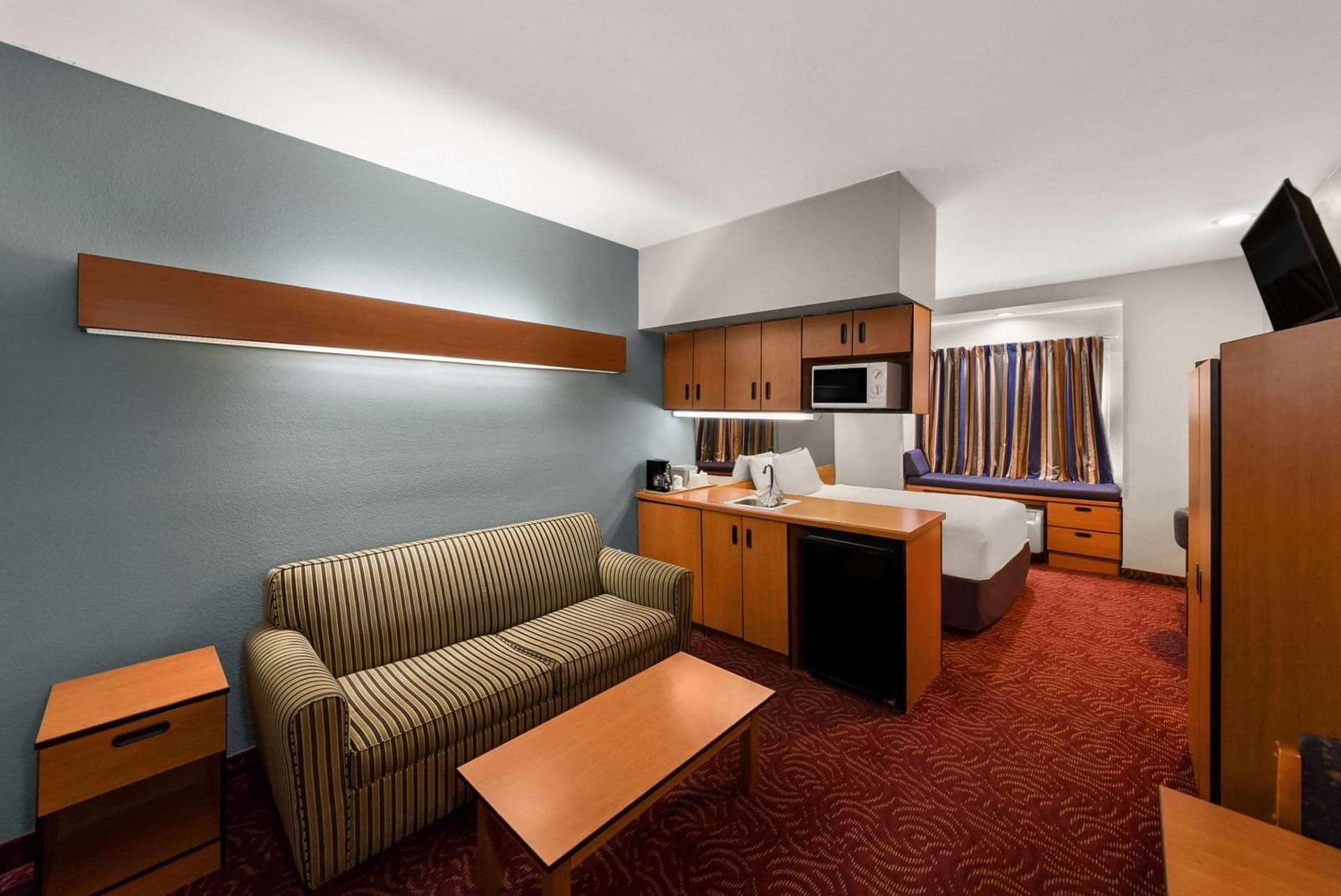 Econo Lodge Inn & Suites Mesquite - Dallas East gallery photo in Mesquite, TX — image 59
