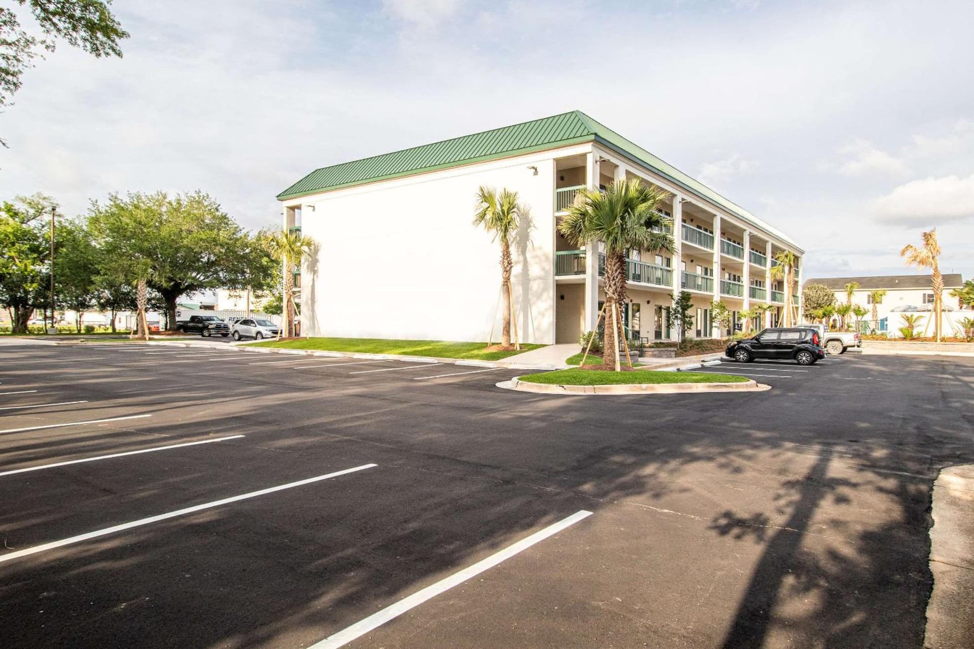 Econo Lodge Inn & Suites Foley-North Gulf Shores property views in Foley, AL — gallery photo 3