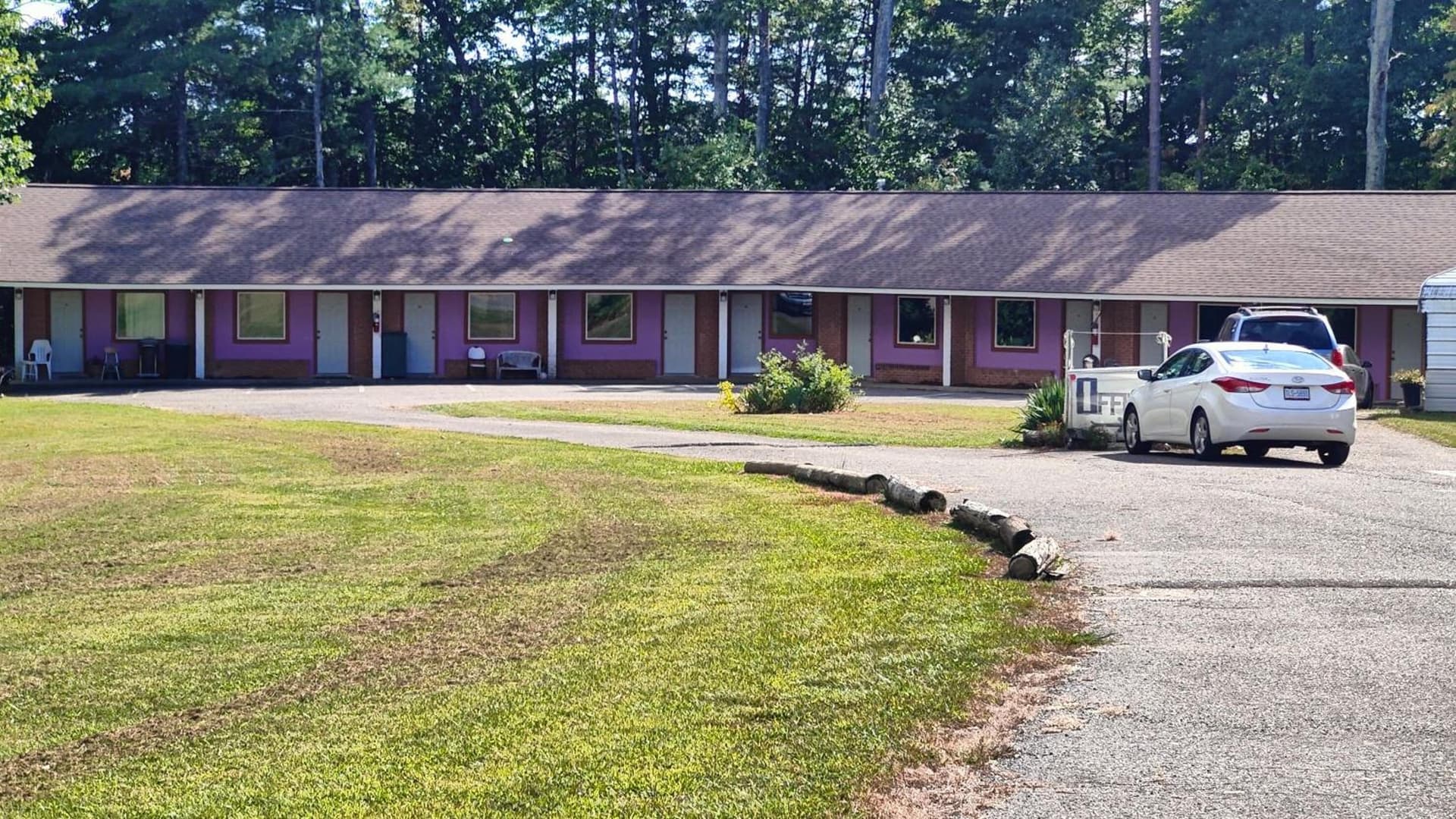 Mount Airy Motel featured exterior or lobby in Mount Airy, NC — similar hotel