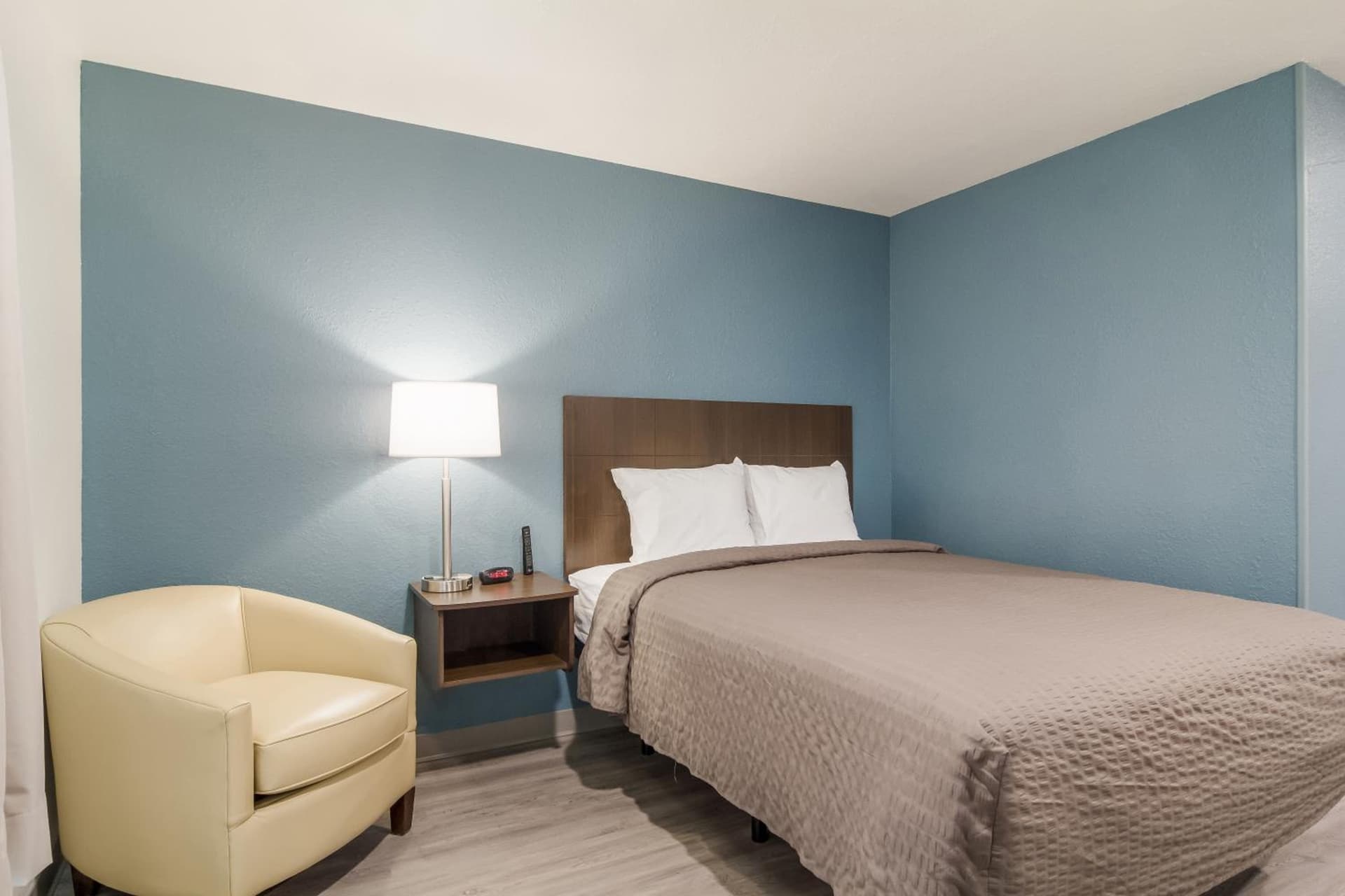 WoodSpring Suites Dearborn Detroit gallery photo in Dearborn, MI — image 37