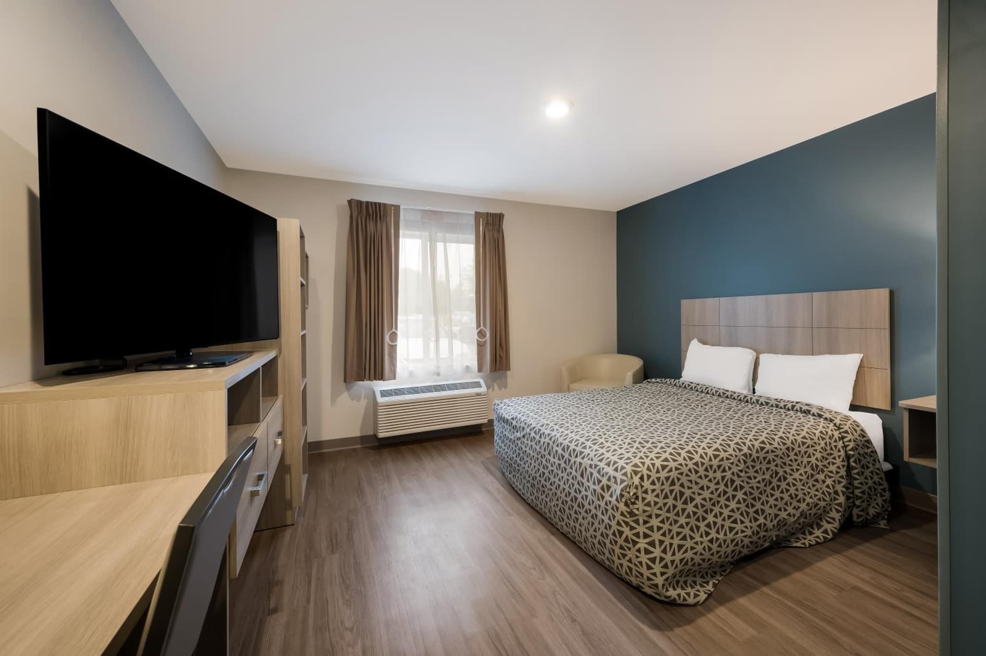 WoodSpring Suites Dearborn Detroit gallery photo in Dearborn, MI — image 44