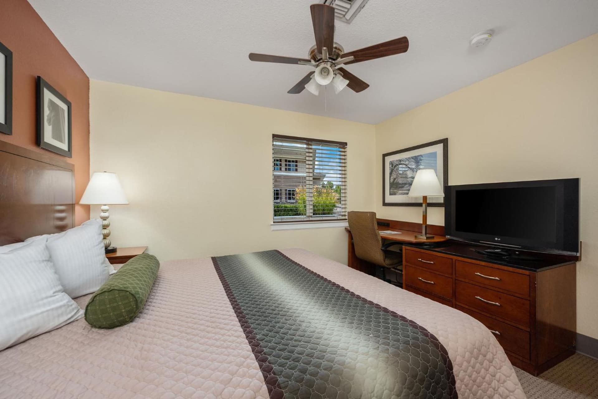 Affordable Suites of America Stafford Quantico property views in Stafford, VA — gallery photo 3
