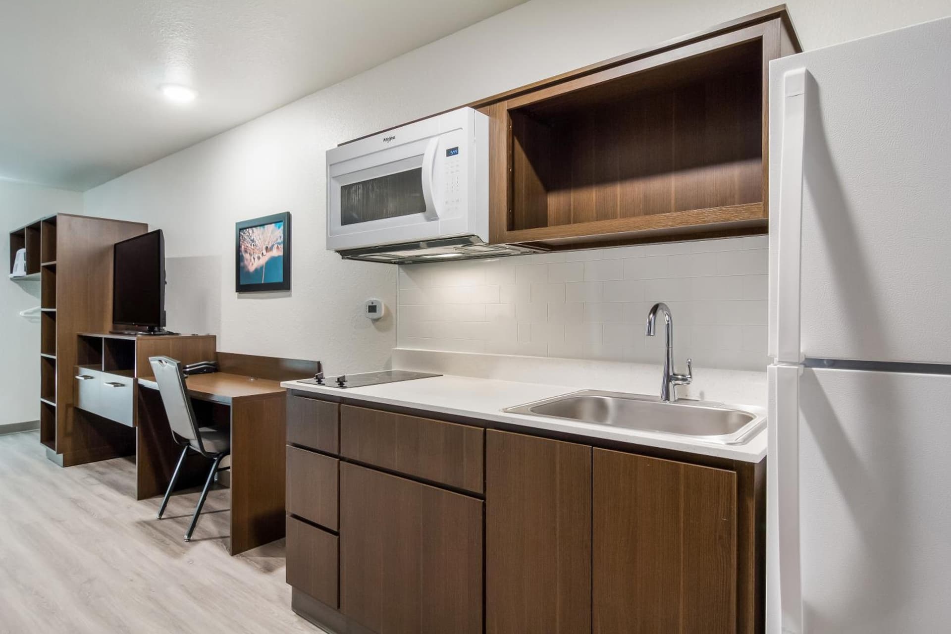 WoodSpring Suites Dearborn Detroit gallery photo in Dearborn, MI — image 46