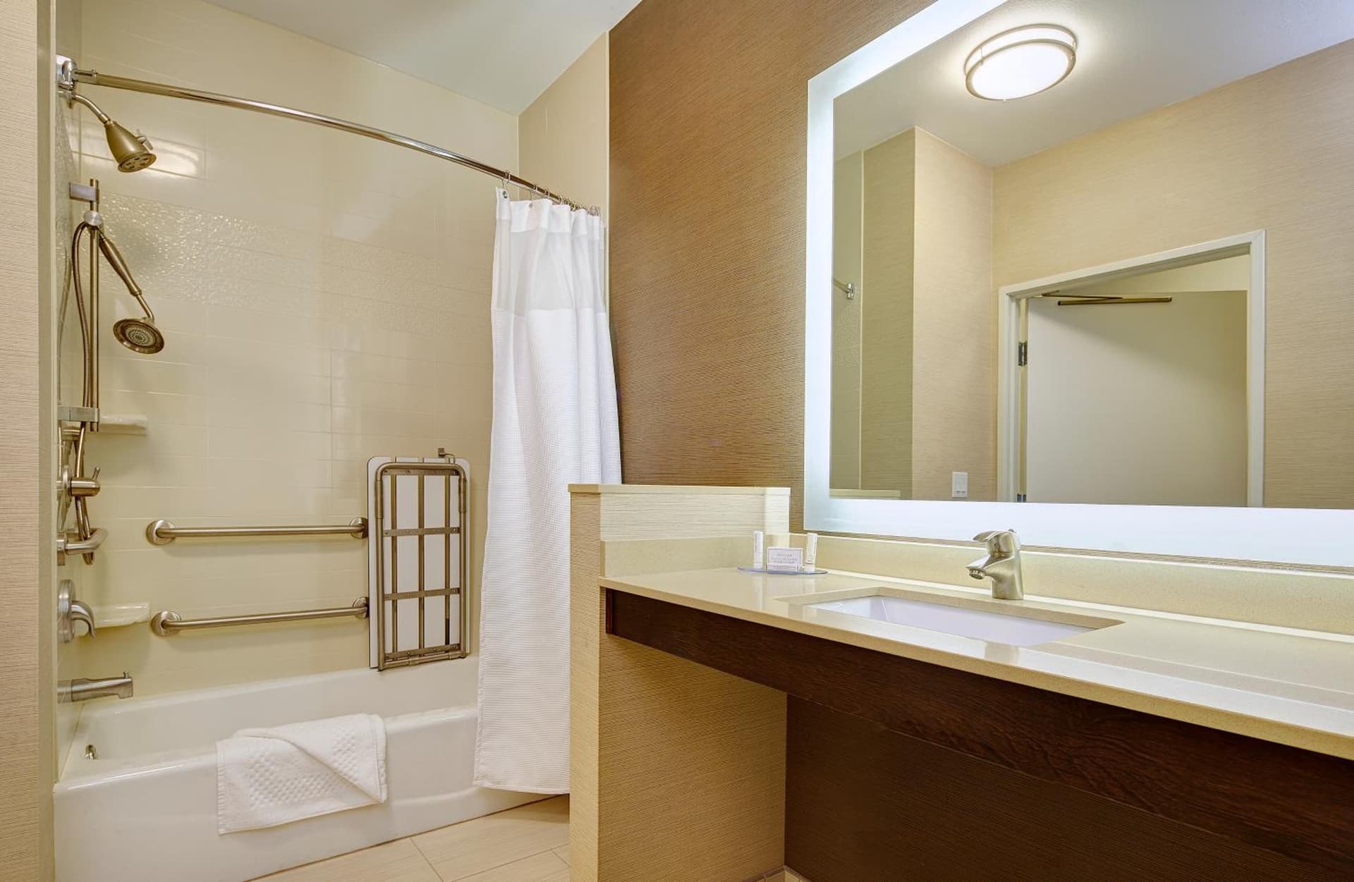 Fairfield Inn & Suites Riverside Corona/Norco gallery photo in Norco, CA — image 22